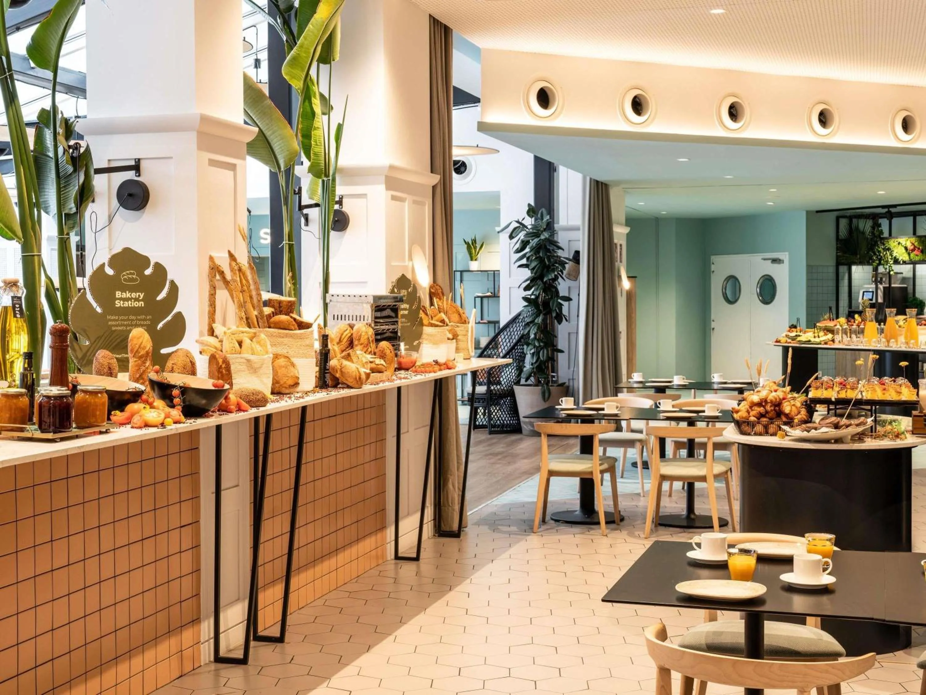 Breakfast in Novotel Campo De Las Naciones