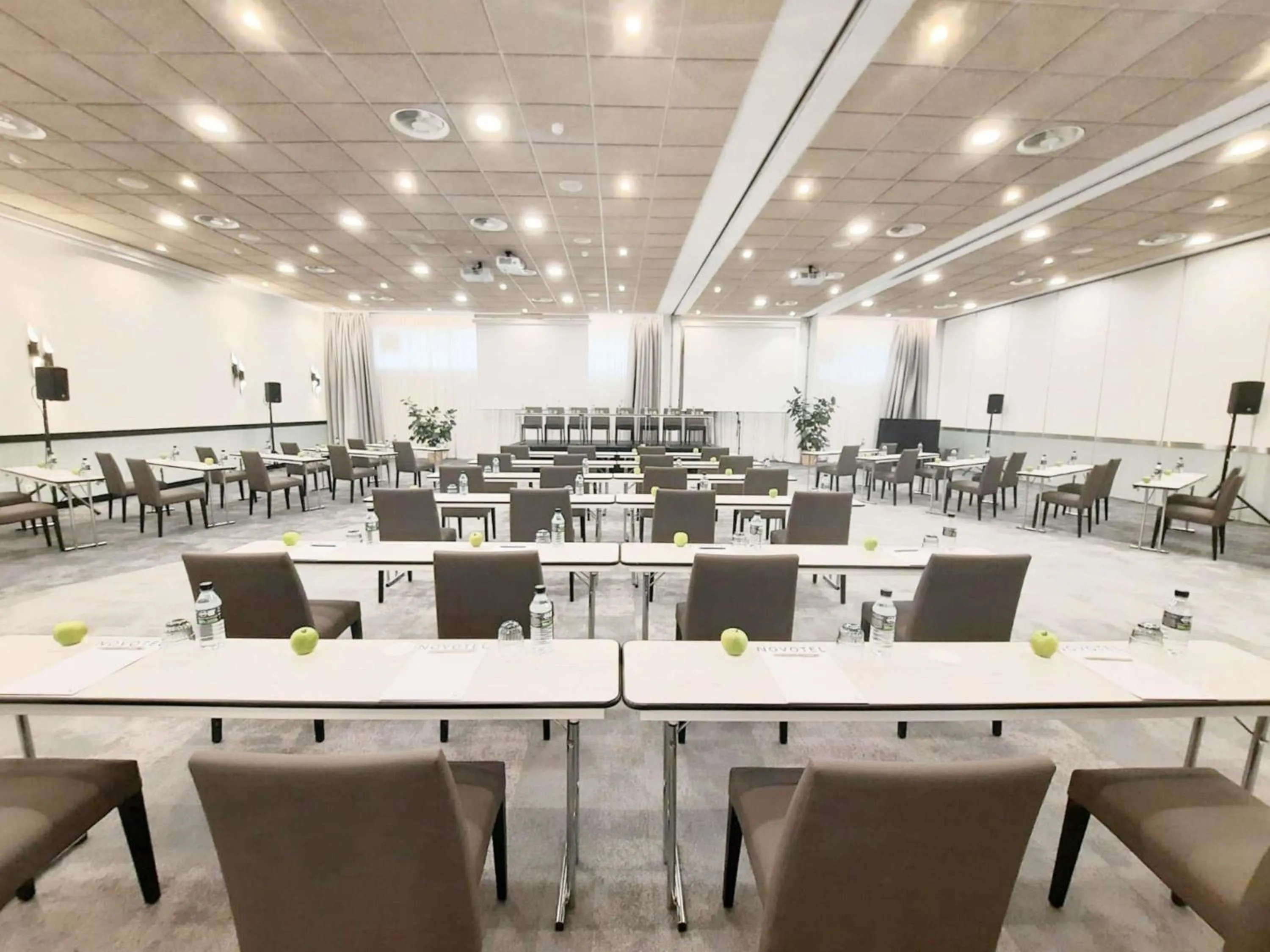 Meeting/conference room in Novotel Campo De Las Naciones