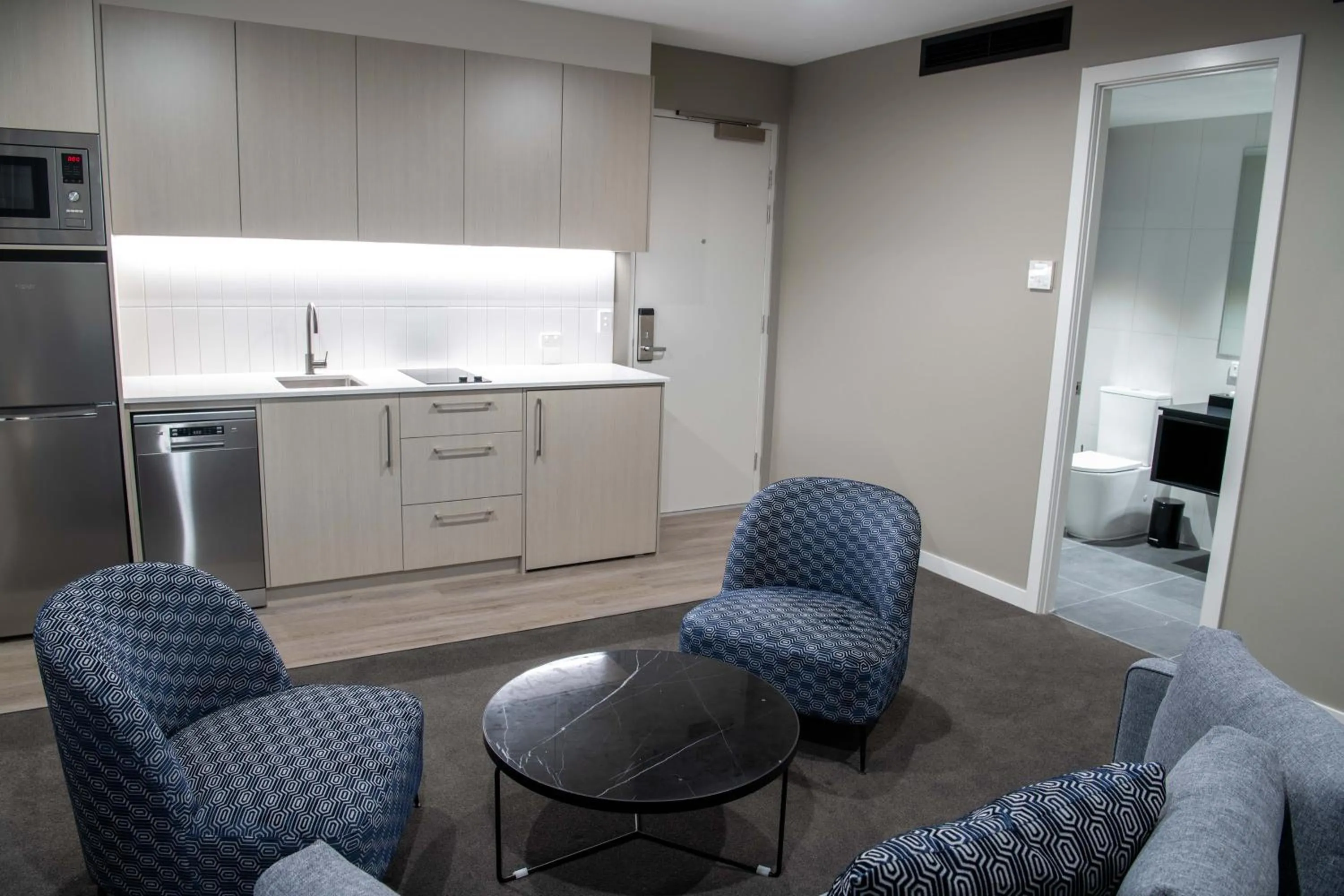 Kitchen or kitchenette in Mantra Tonsley Adelaide