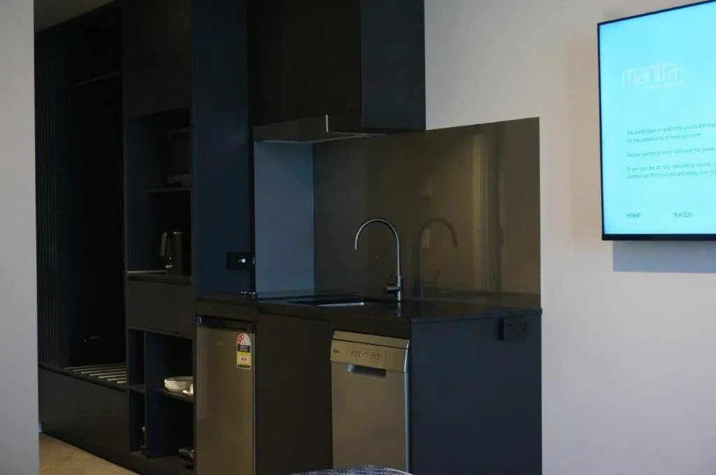 Kitchen or kitchenette in Mantra Tonsley Adelaide