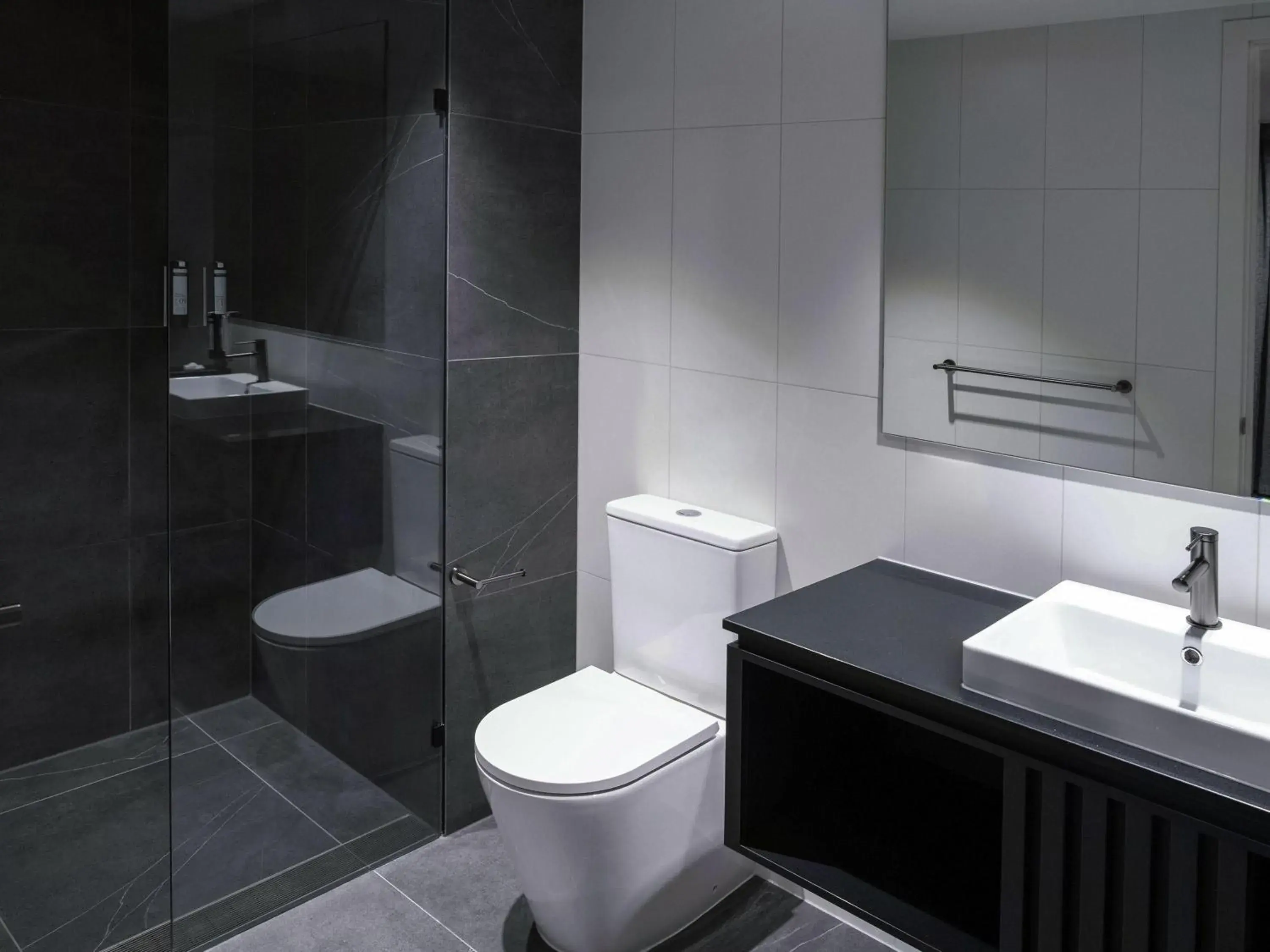 Deluxe King Room in Mantra Tonsley Adelaide Deluxe King Room in Mantra Tonsley Adelaide