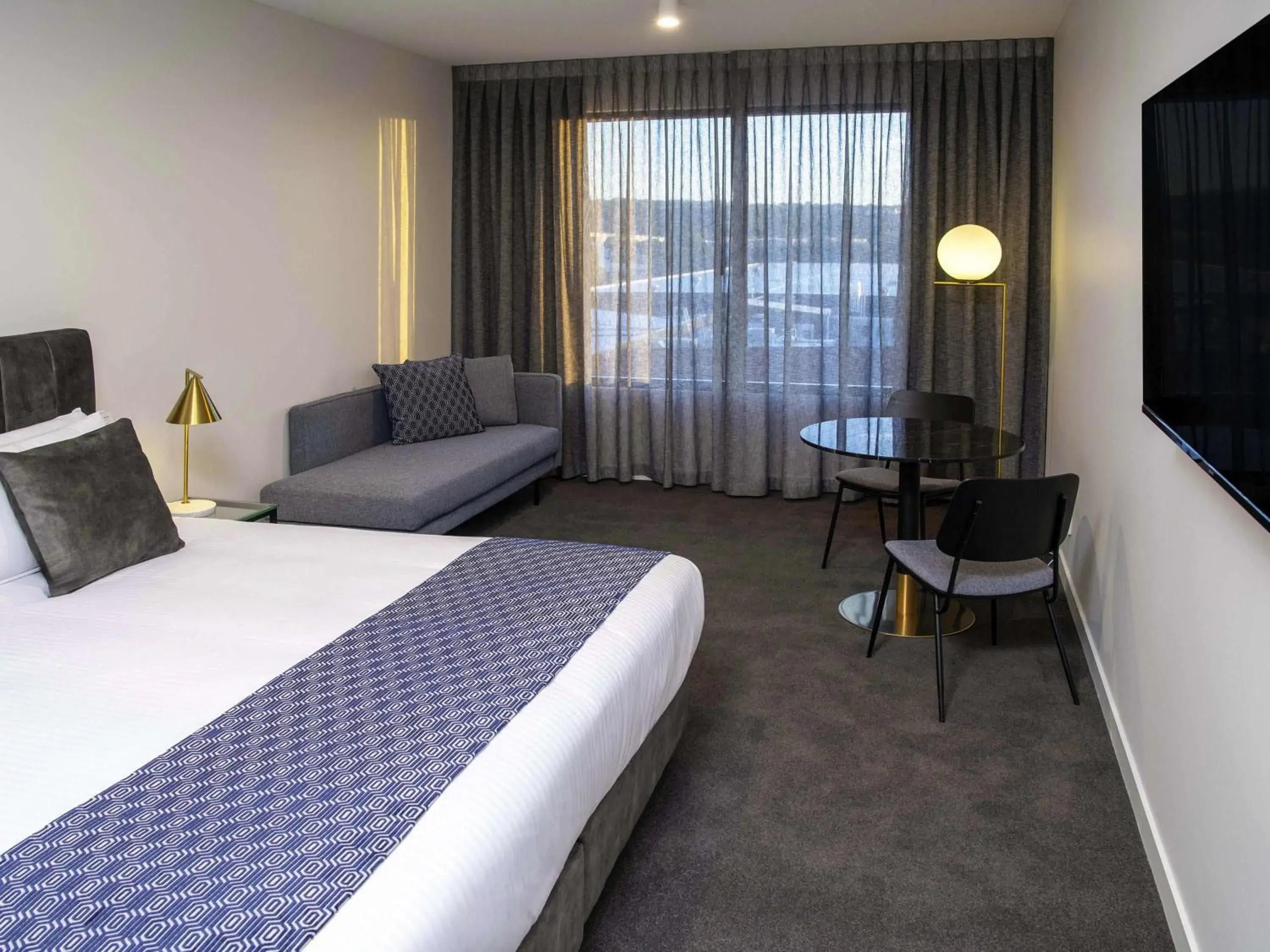 Standard King Room in Mantra Tonsley Adelaide Standard King Room in Mantra Tonsley Adelaide