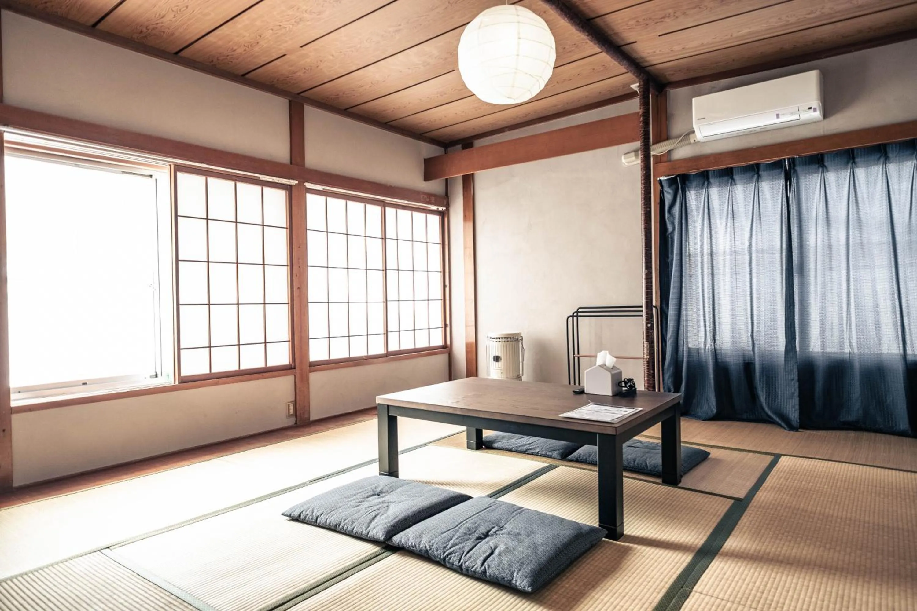 Photo of the whole room in Little Japan Echigo