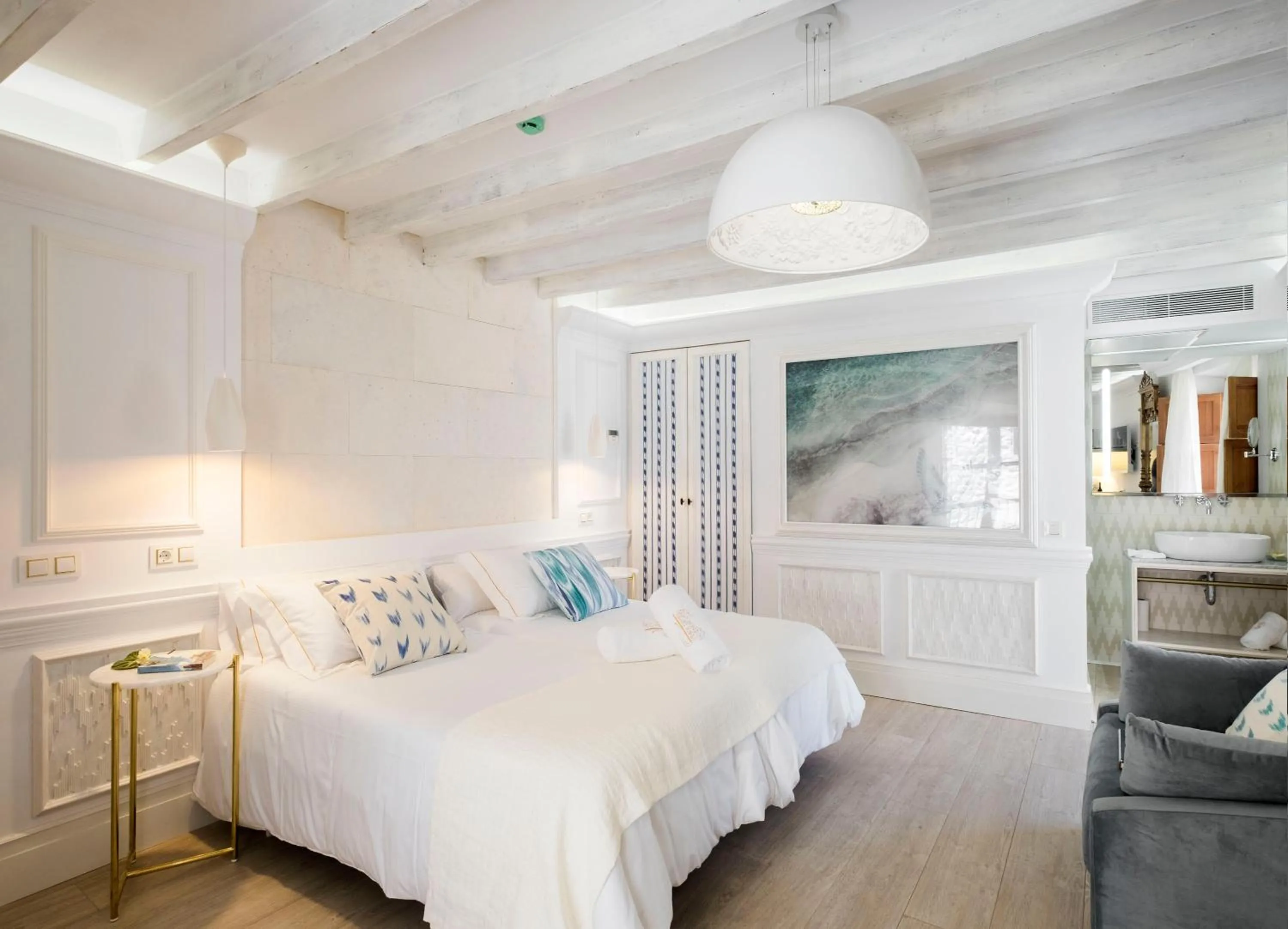 Photo of the whole room, Bed in Casa Son Sant Jordi