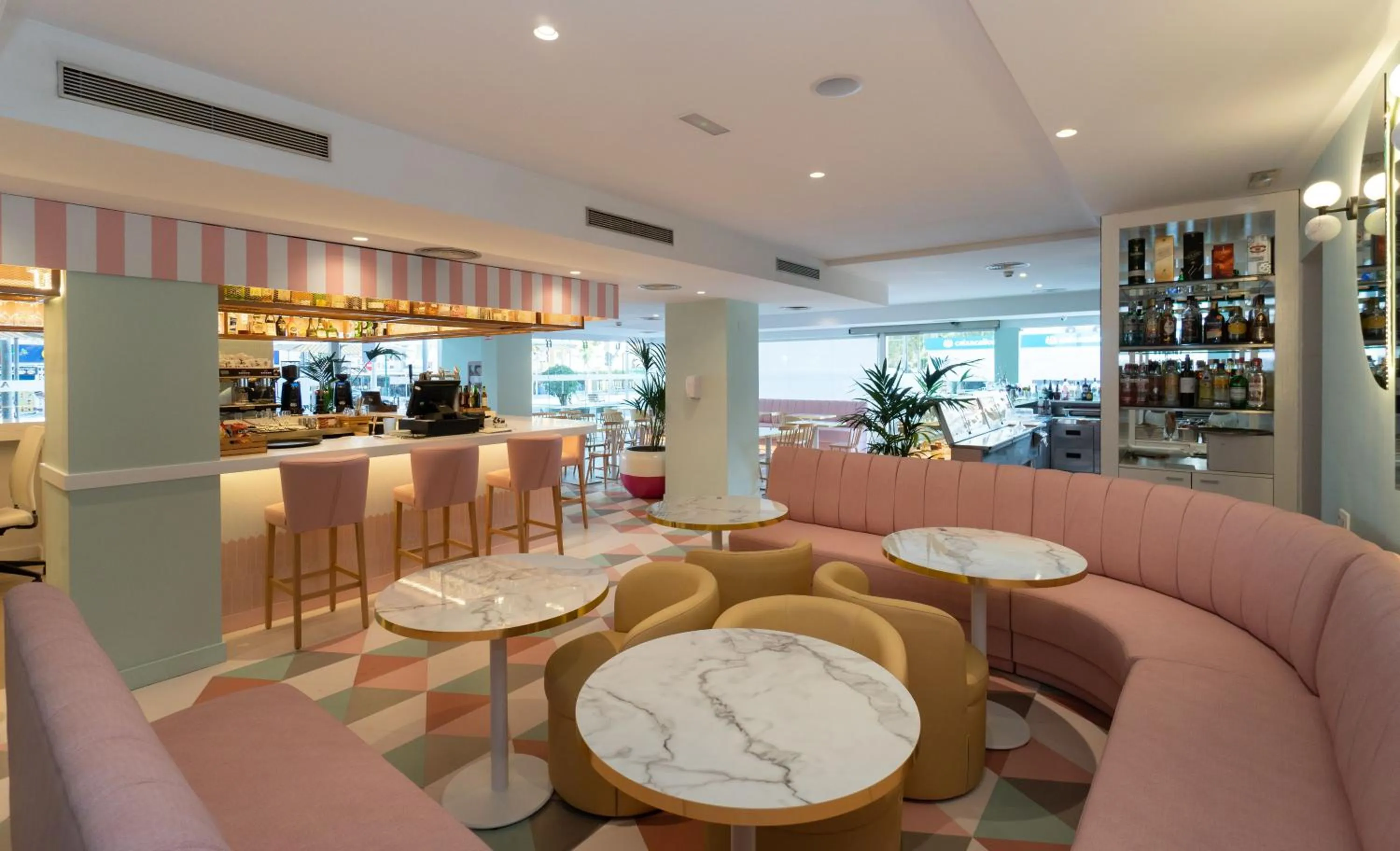 Lounge or bar in The Agir Springs Hotel by Medplaya