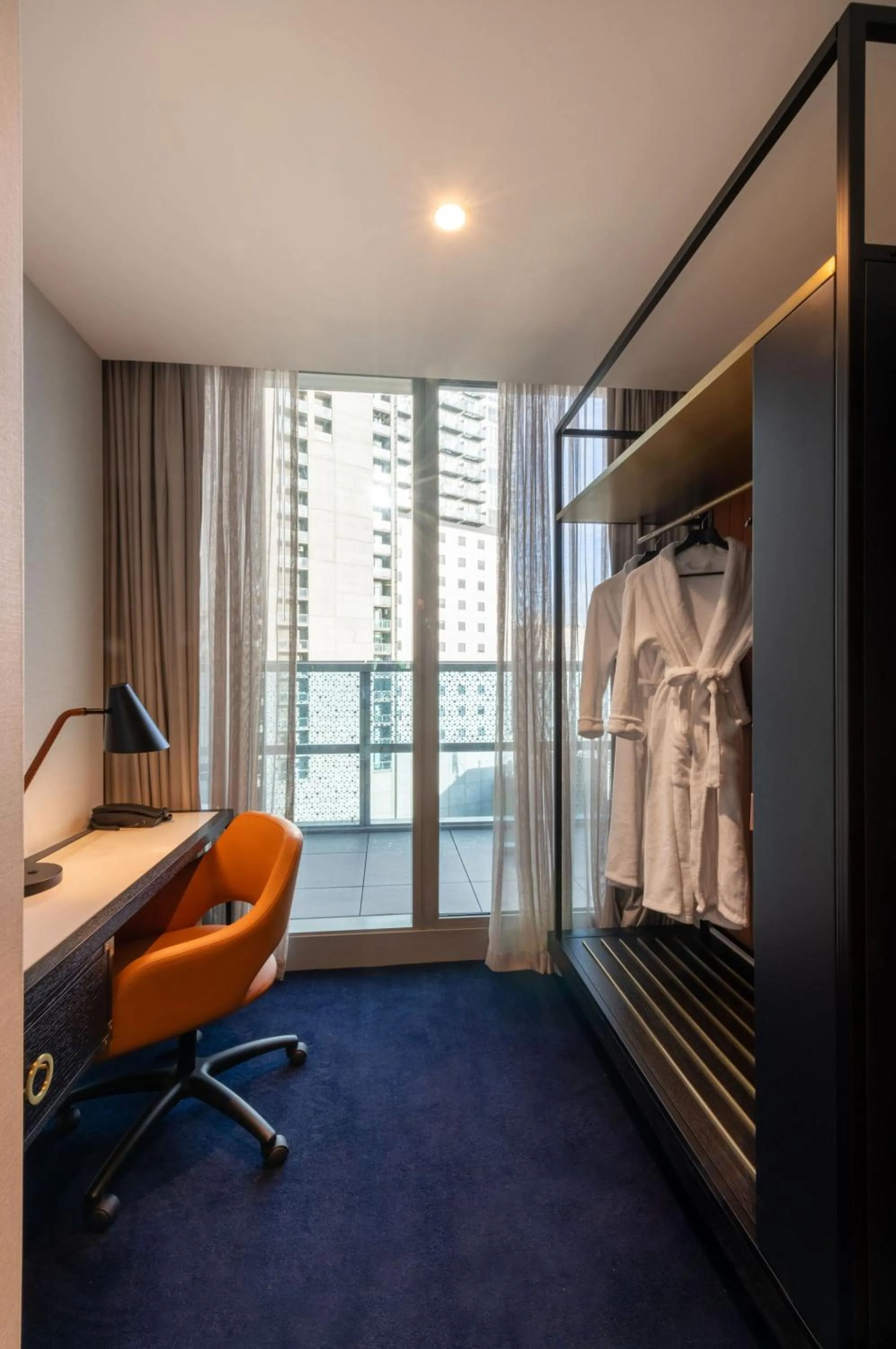 Balcony/Terrace, Bed in Dorsett Melbourne