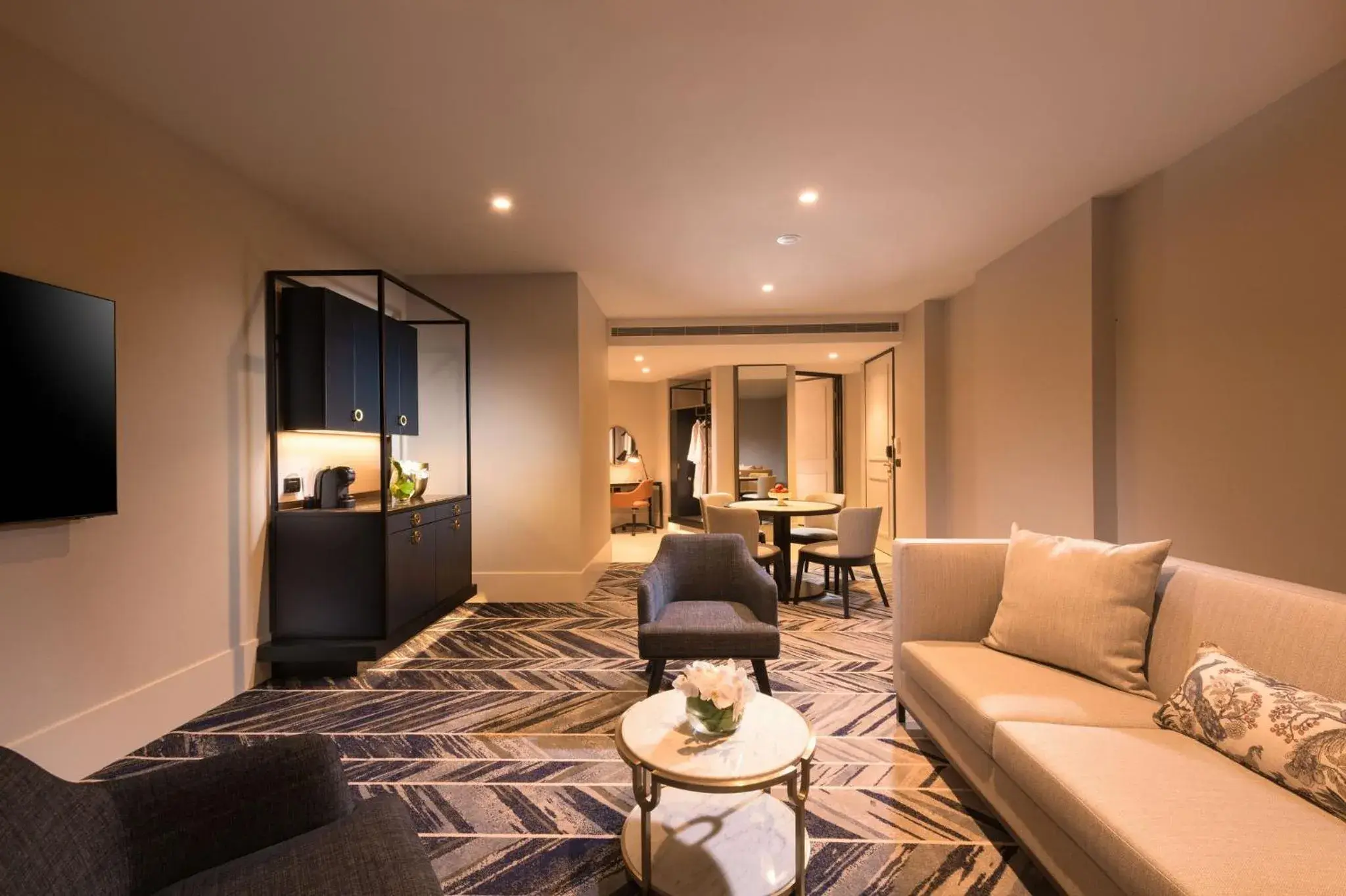 Diva Suite - Includes Executive Lounge Access in Dorsett Melbourne Diva Suite - Includes Executive Lounge Access in Dorsett Melbourne