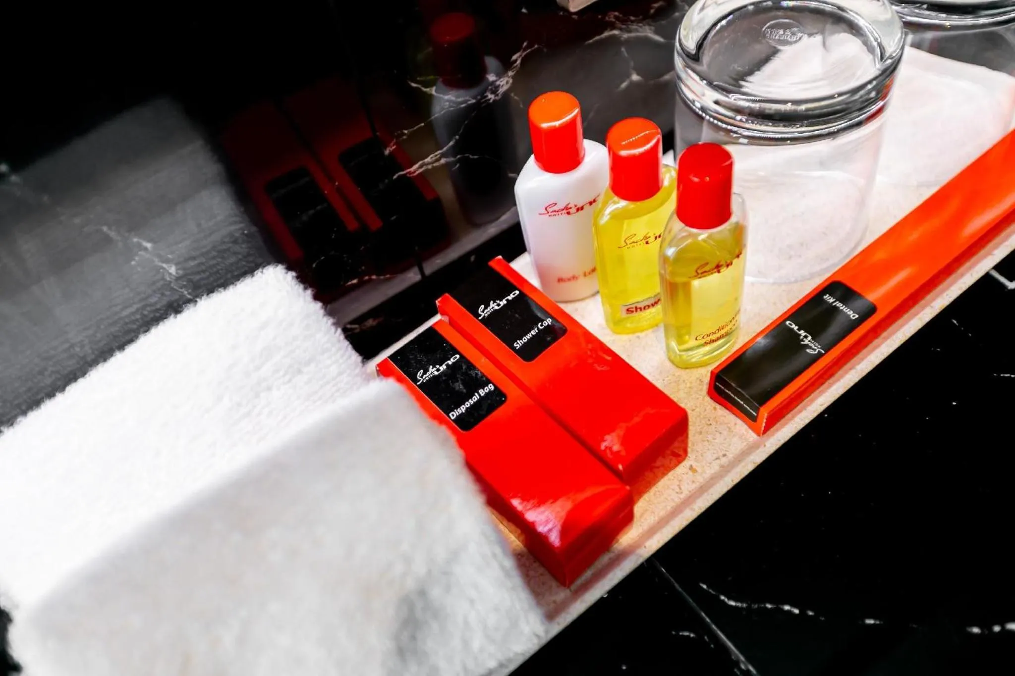 Bathroom in Uno Express