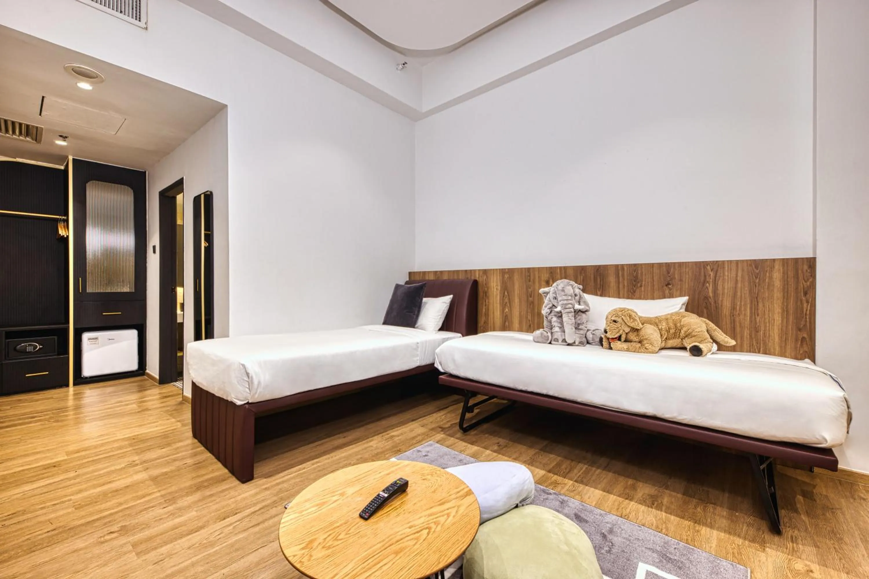 Bedroom, Bed in Owen House by Habyt