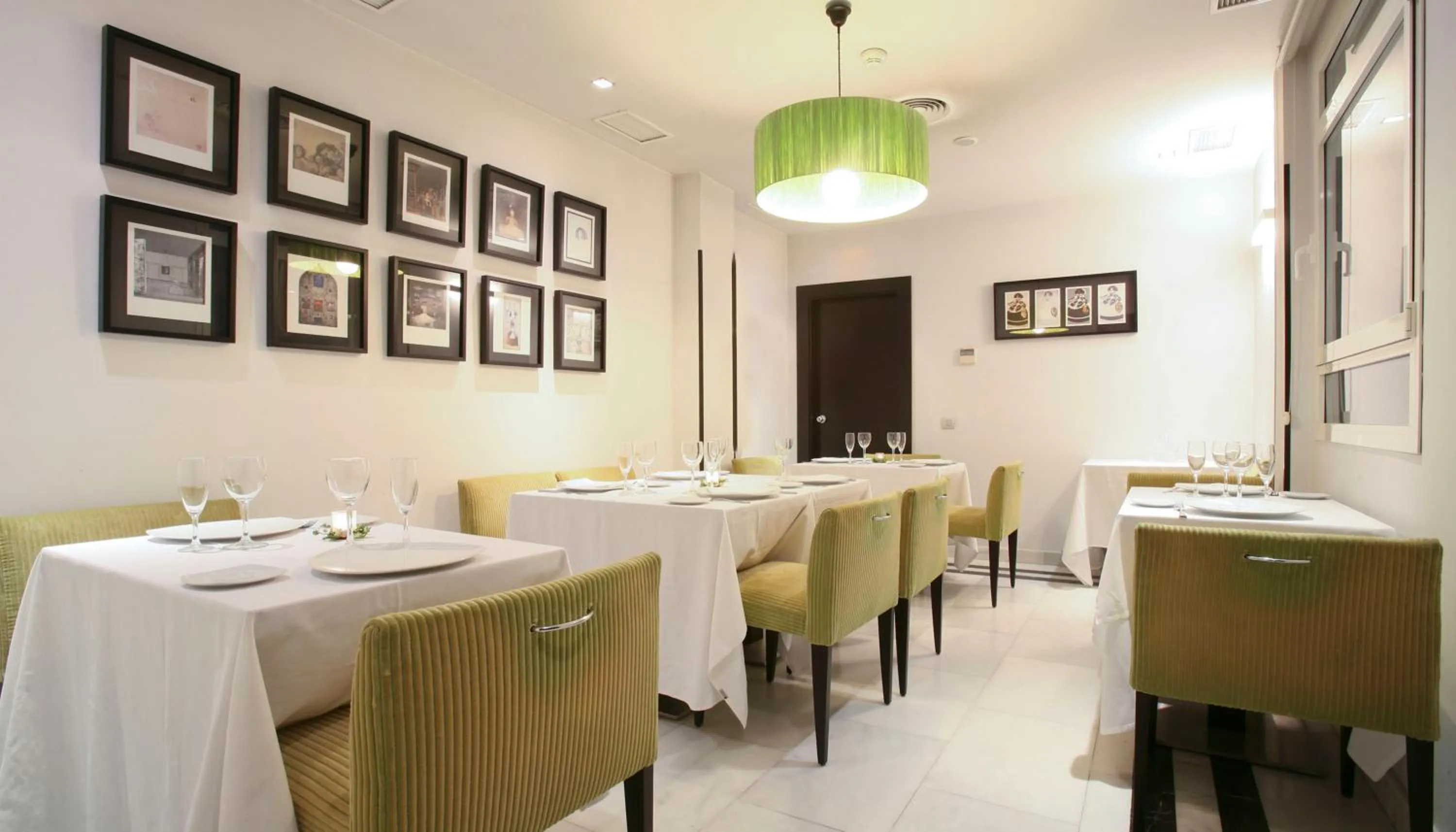 Restaurant/places to eat in Hotel Meninas - Boutique Opera