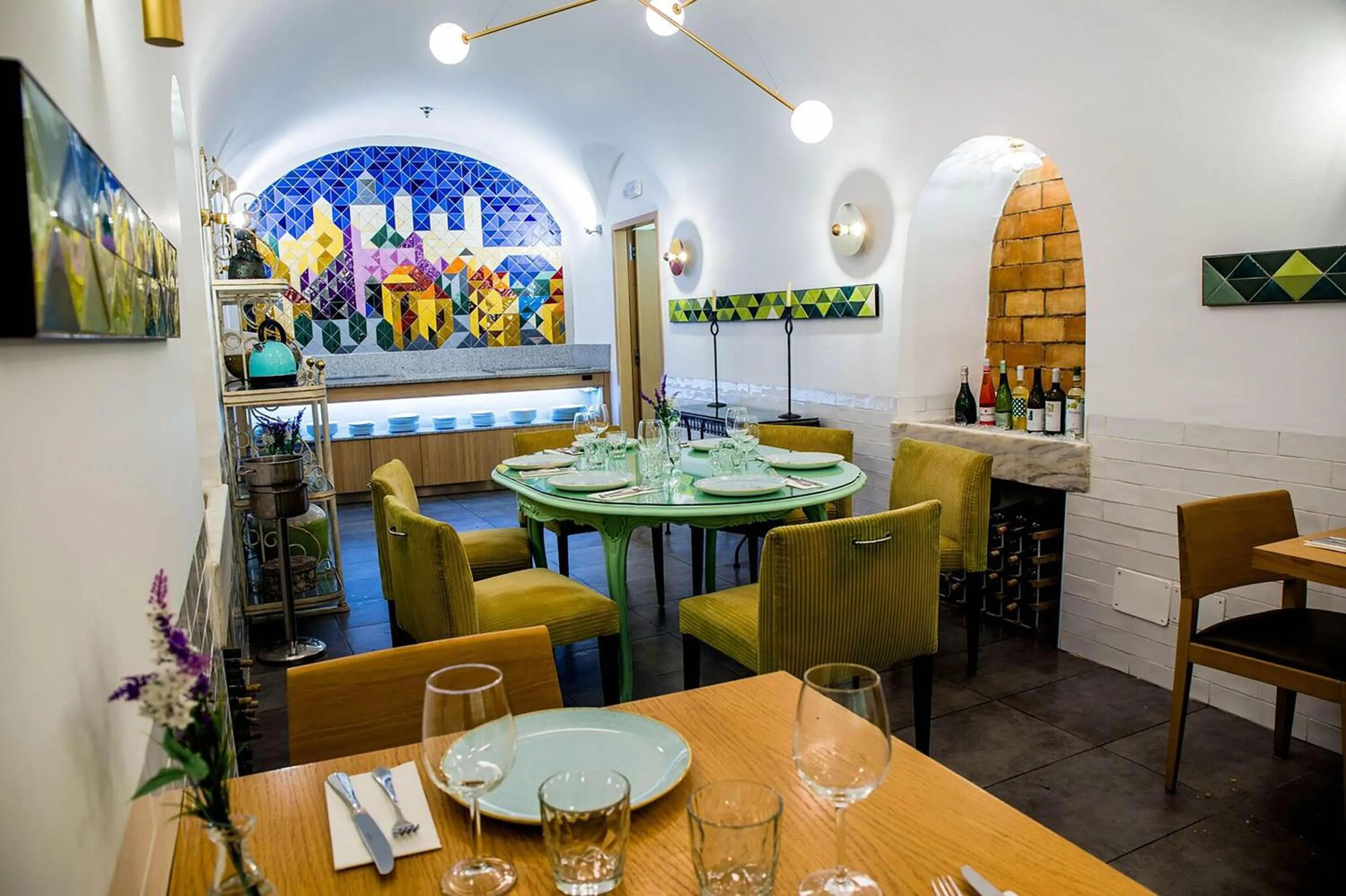 Restaurant/places to eat in Hotel Meninas - Boutique Opera