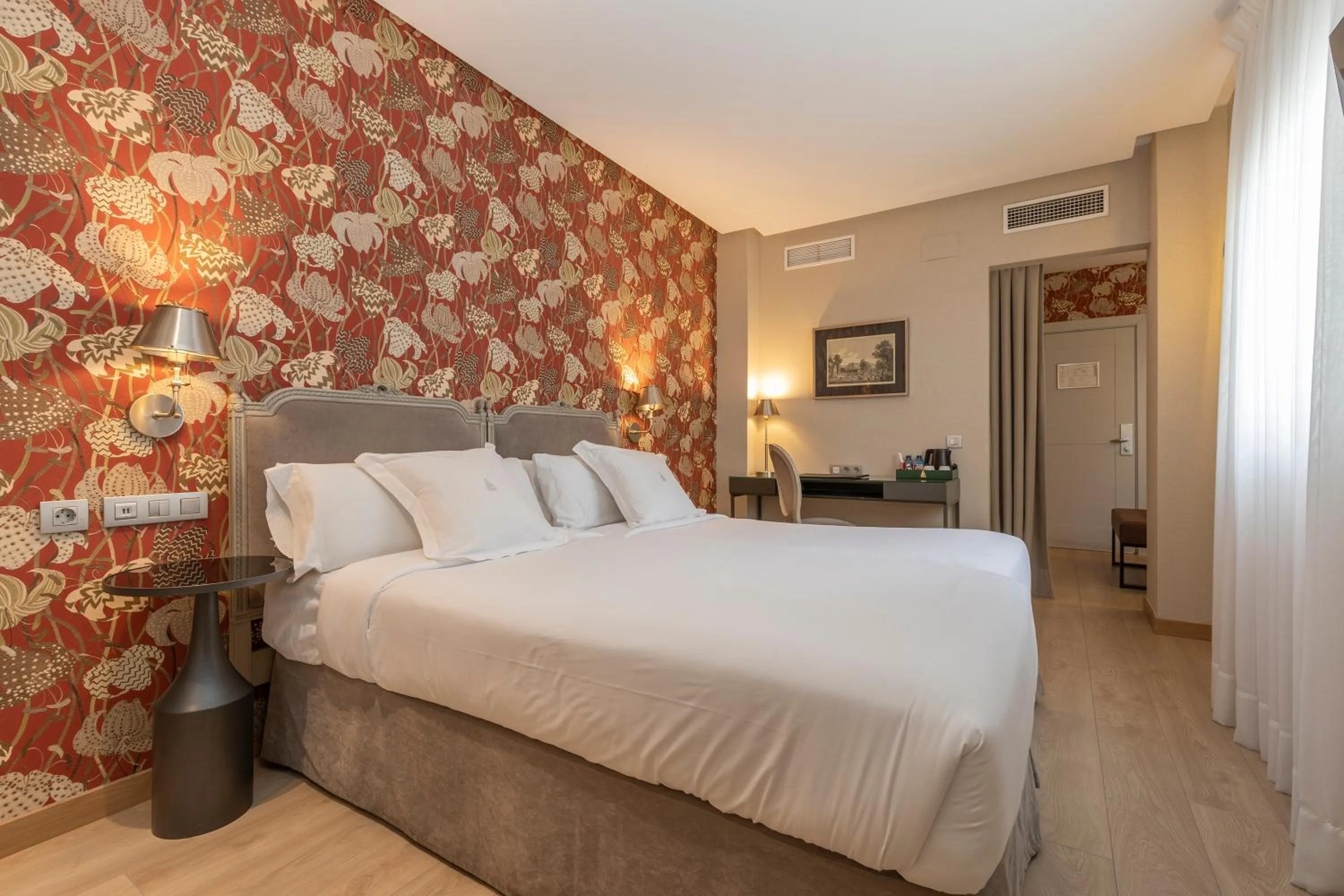 Bedroom, Bed in Hotel Meninas - Boutique Opera