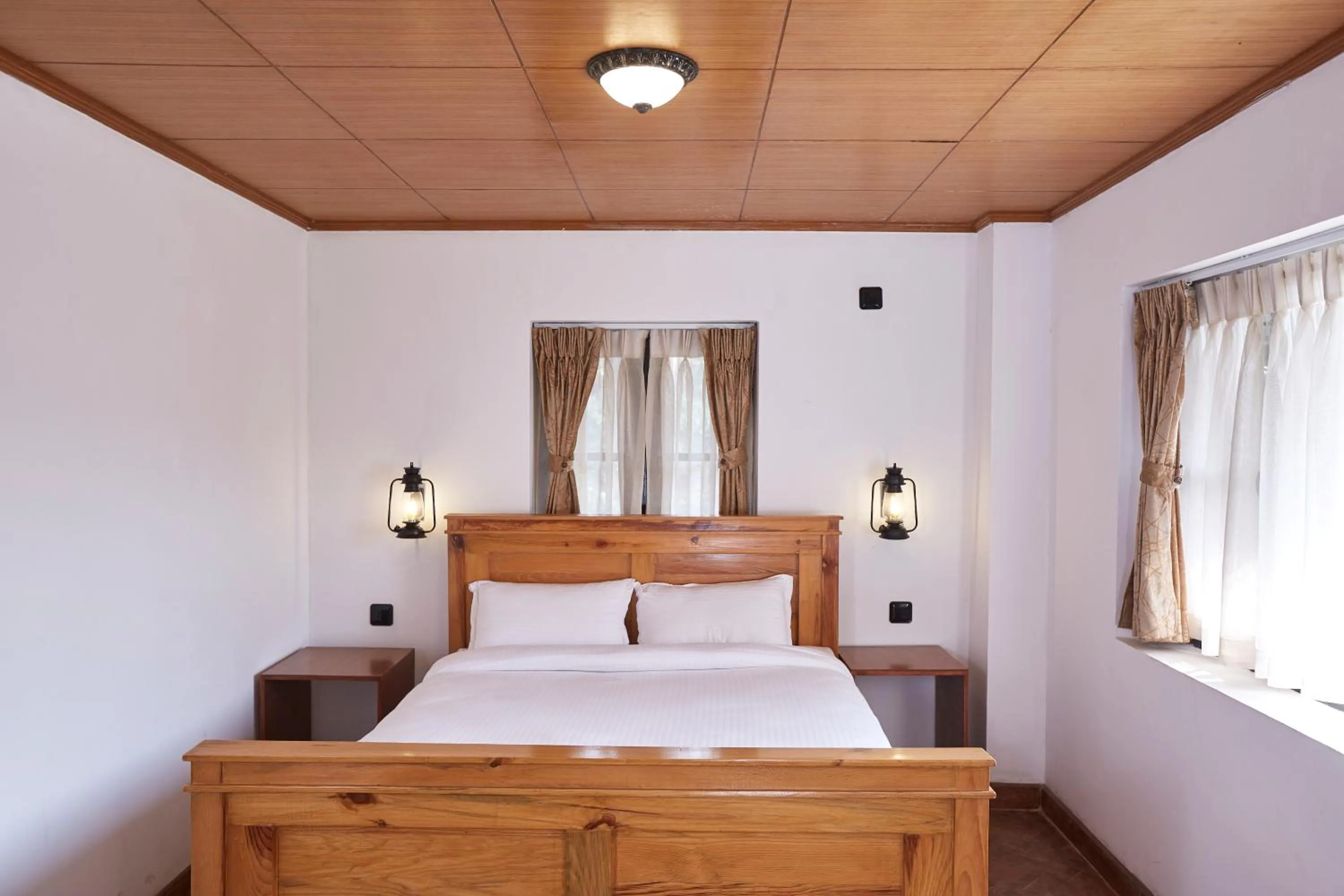 Bedroom, Bed in Himalayan Hideaway