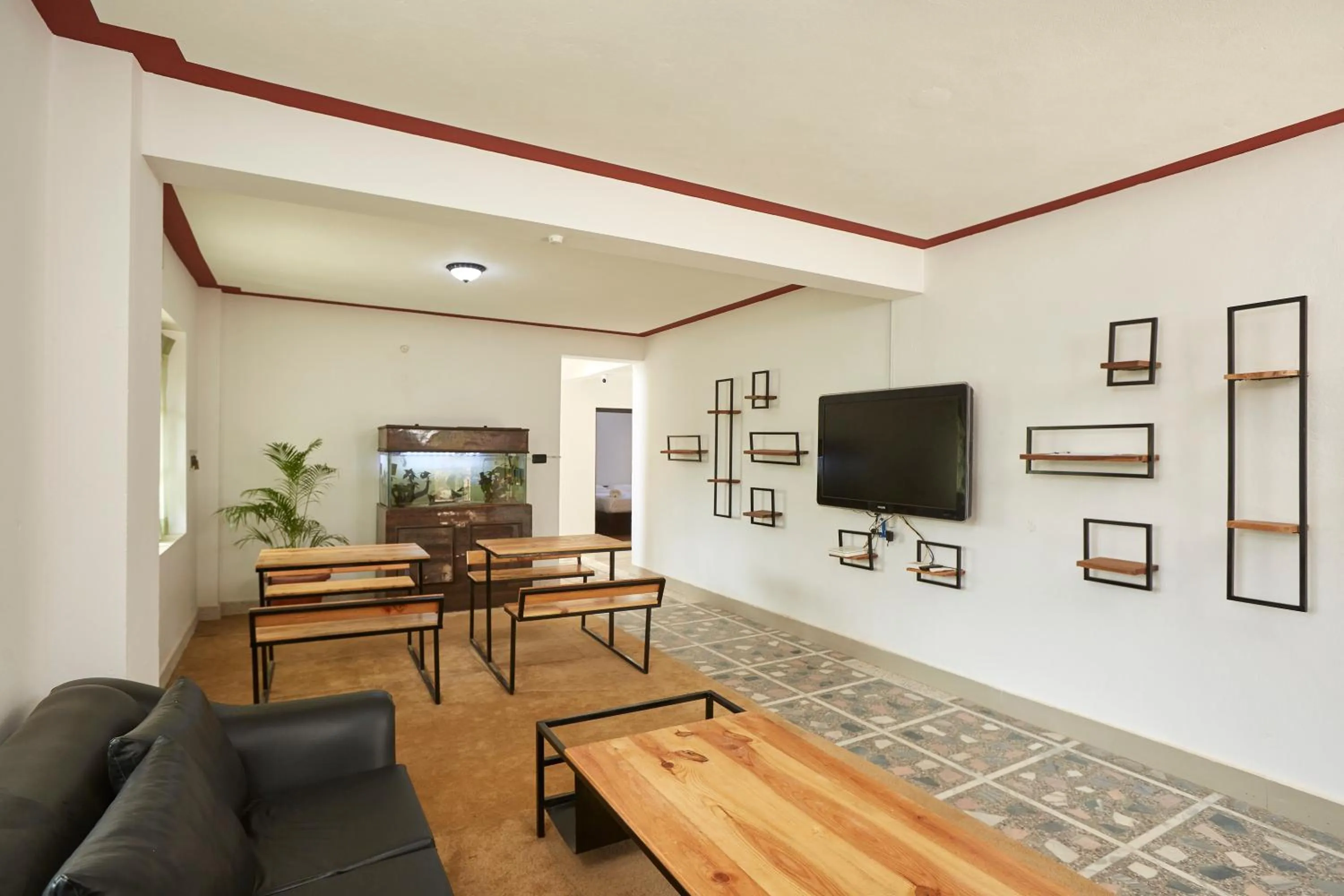 Communal lounge/ TV room in Himalayan Hideaway