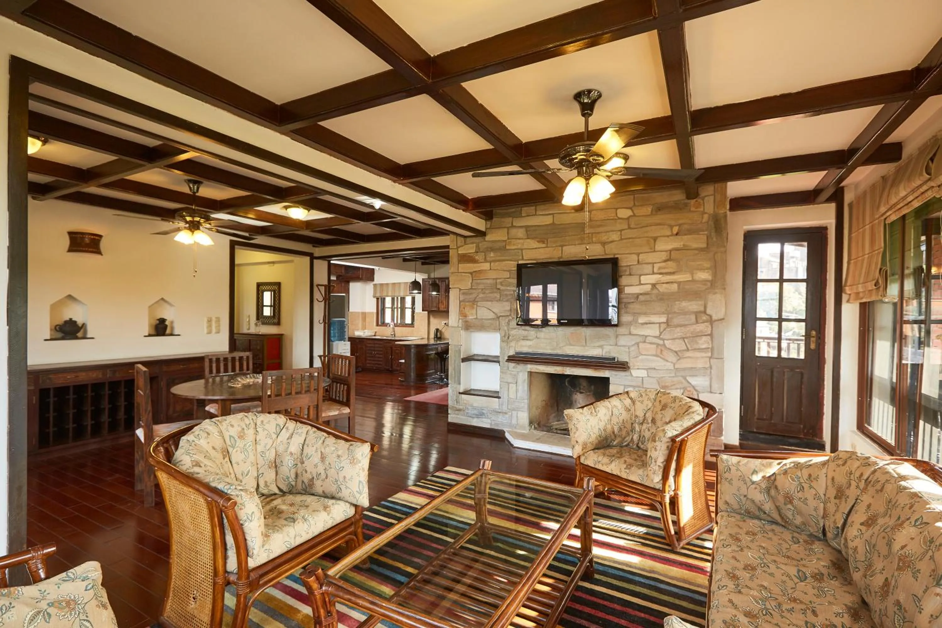 Kitchen or kitchenette in Himalayan Hideaway