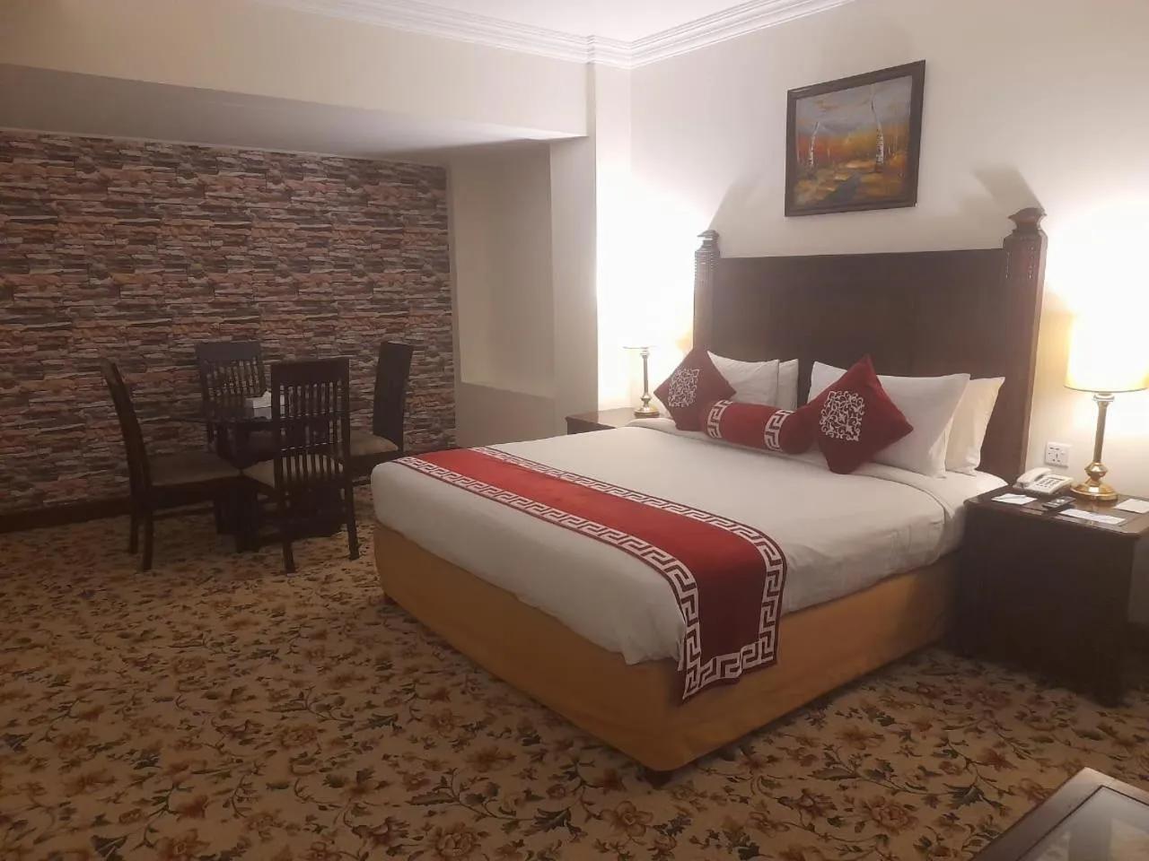 Bed in Hotel Hillview Islamabad