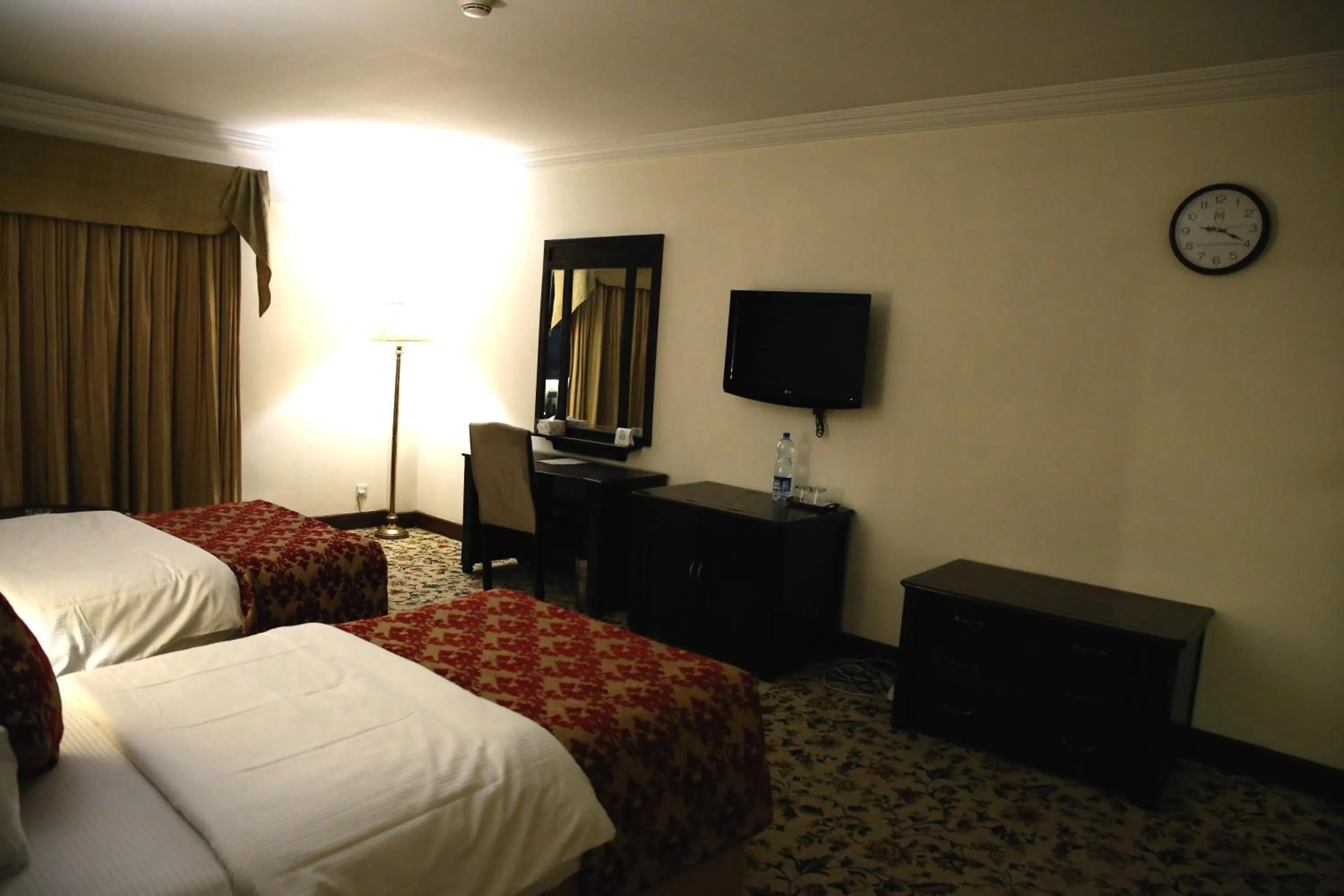 Photo of the whole room, Bed in Hotel Hillview Islamabad