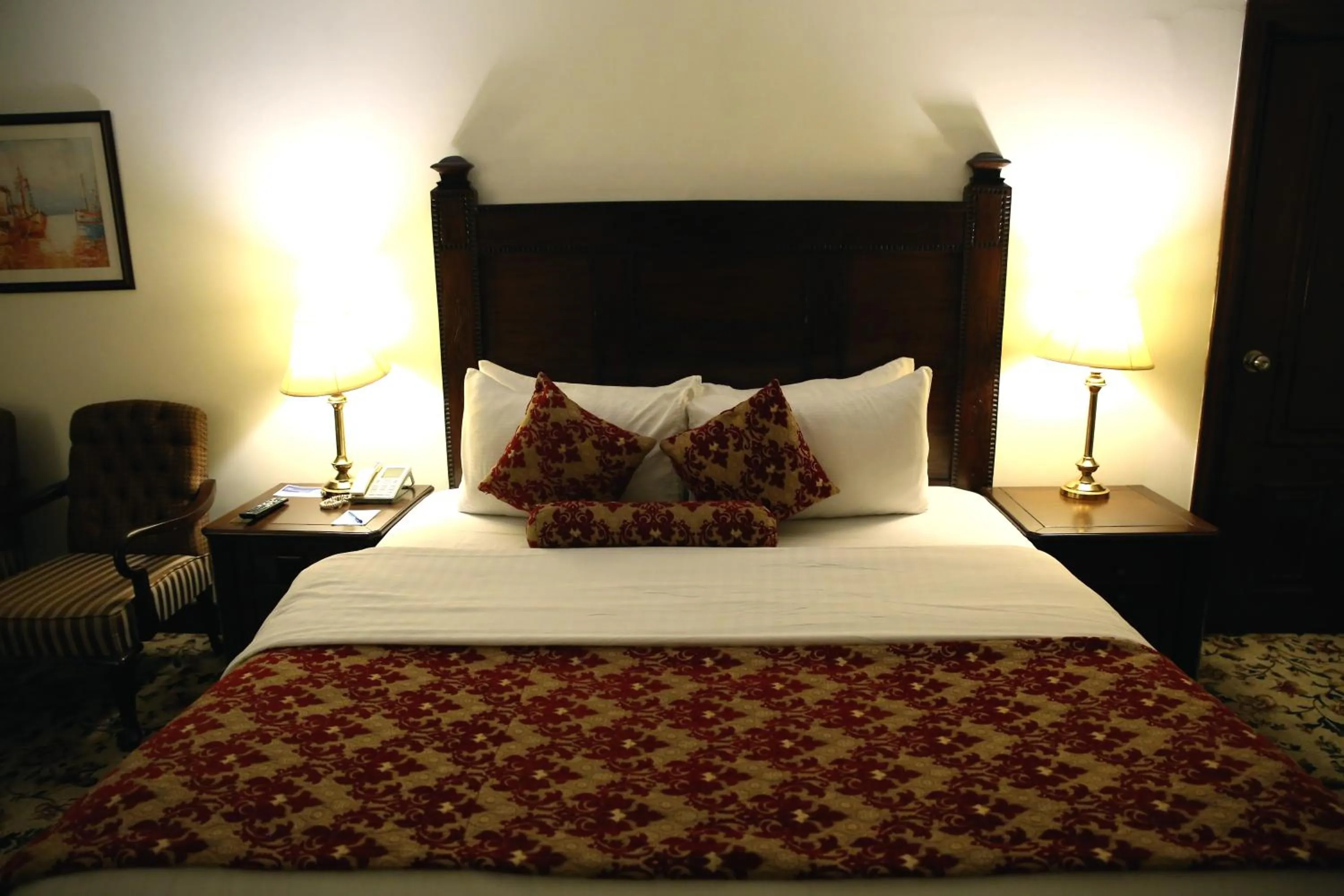 Bedroom, Bed in Hotel Hillview Islamabad