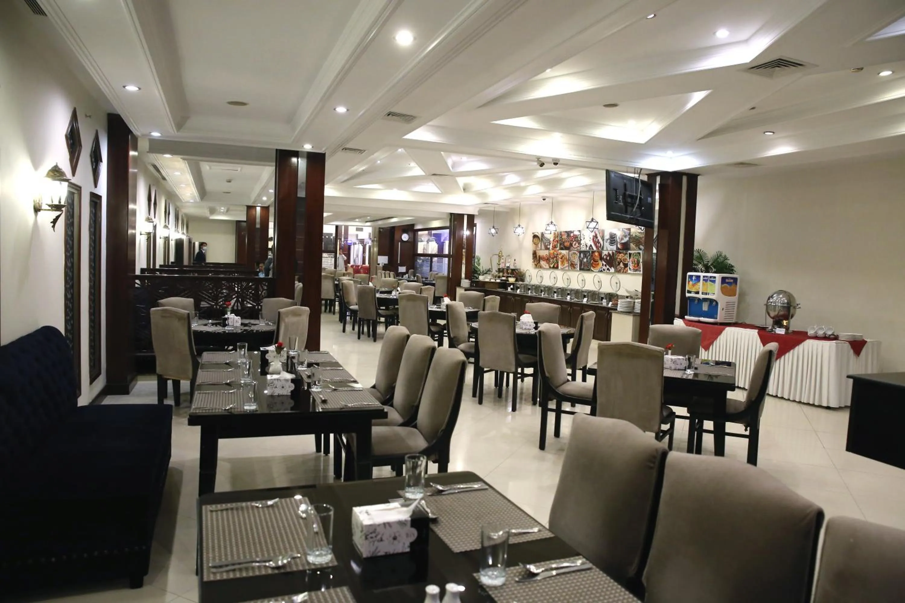 Restaurant/places to eat in Hotel Hillview Islamabad