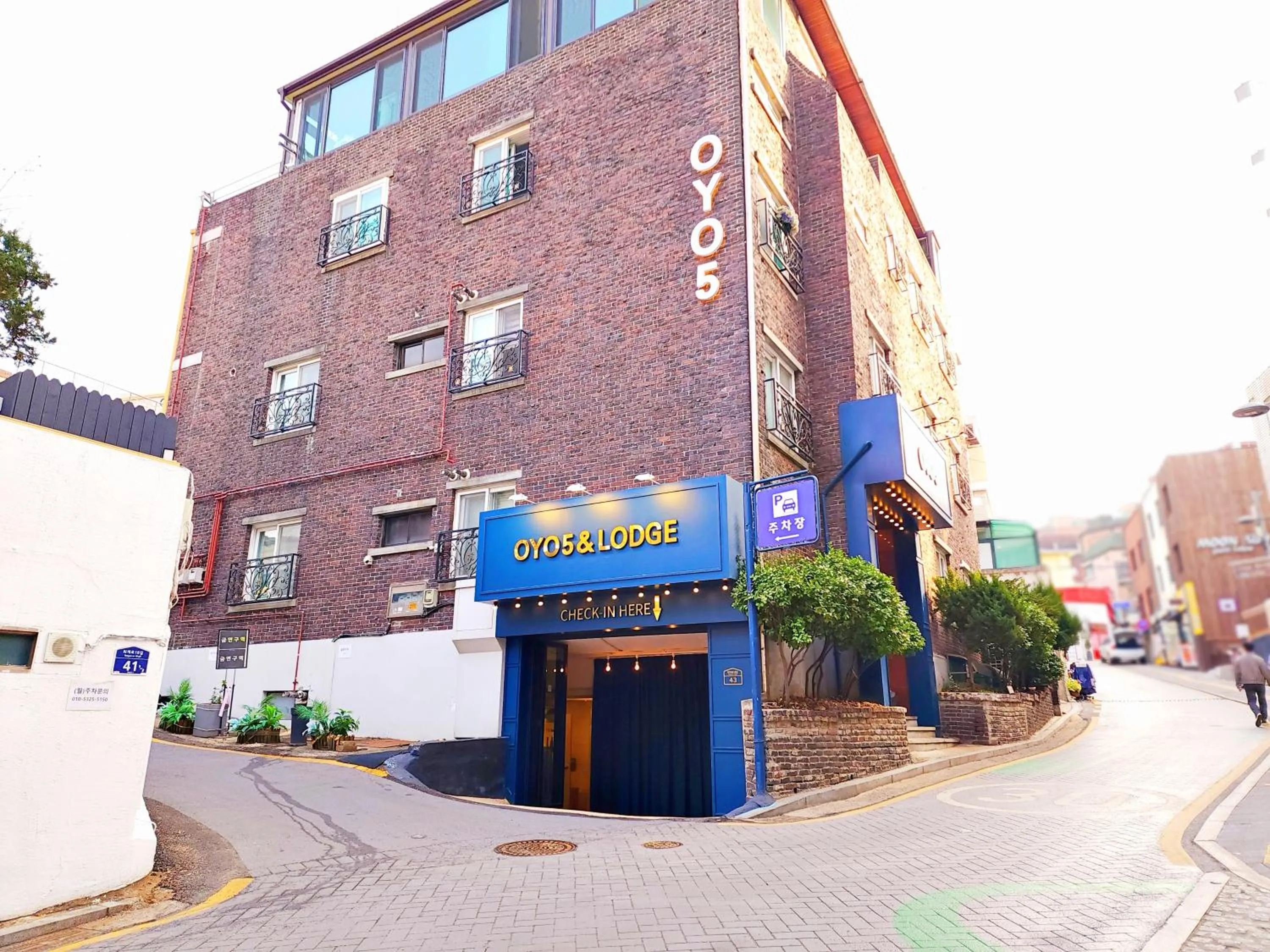 Property building in OYO Hostel Myeongdong 5