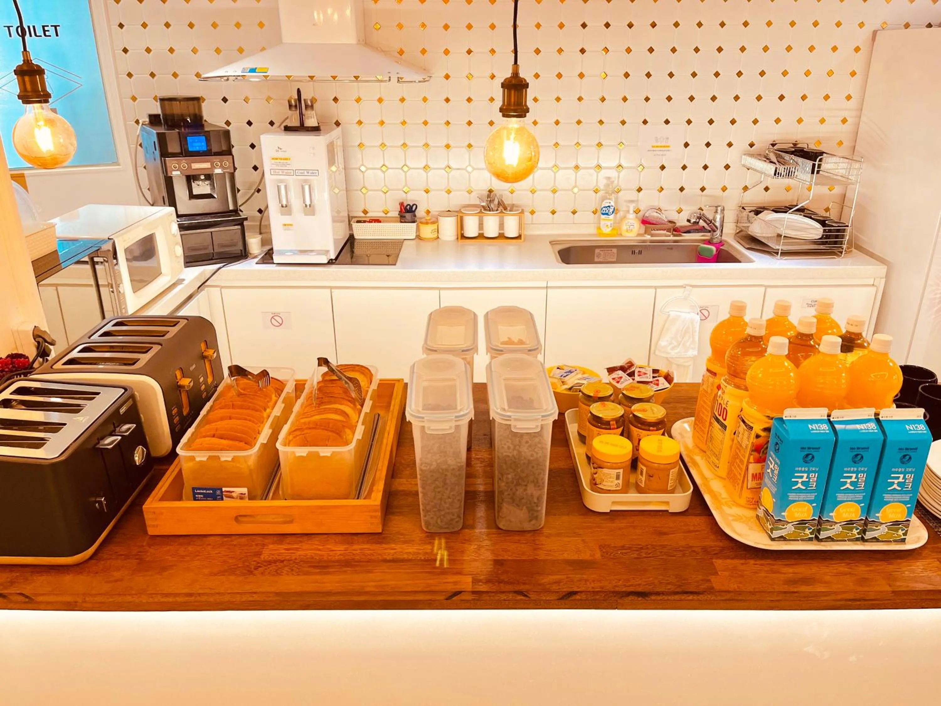 Buffet breakfast in OYO Hostel Myeongdong 5