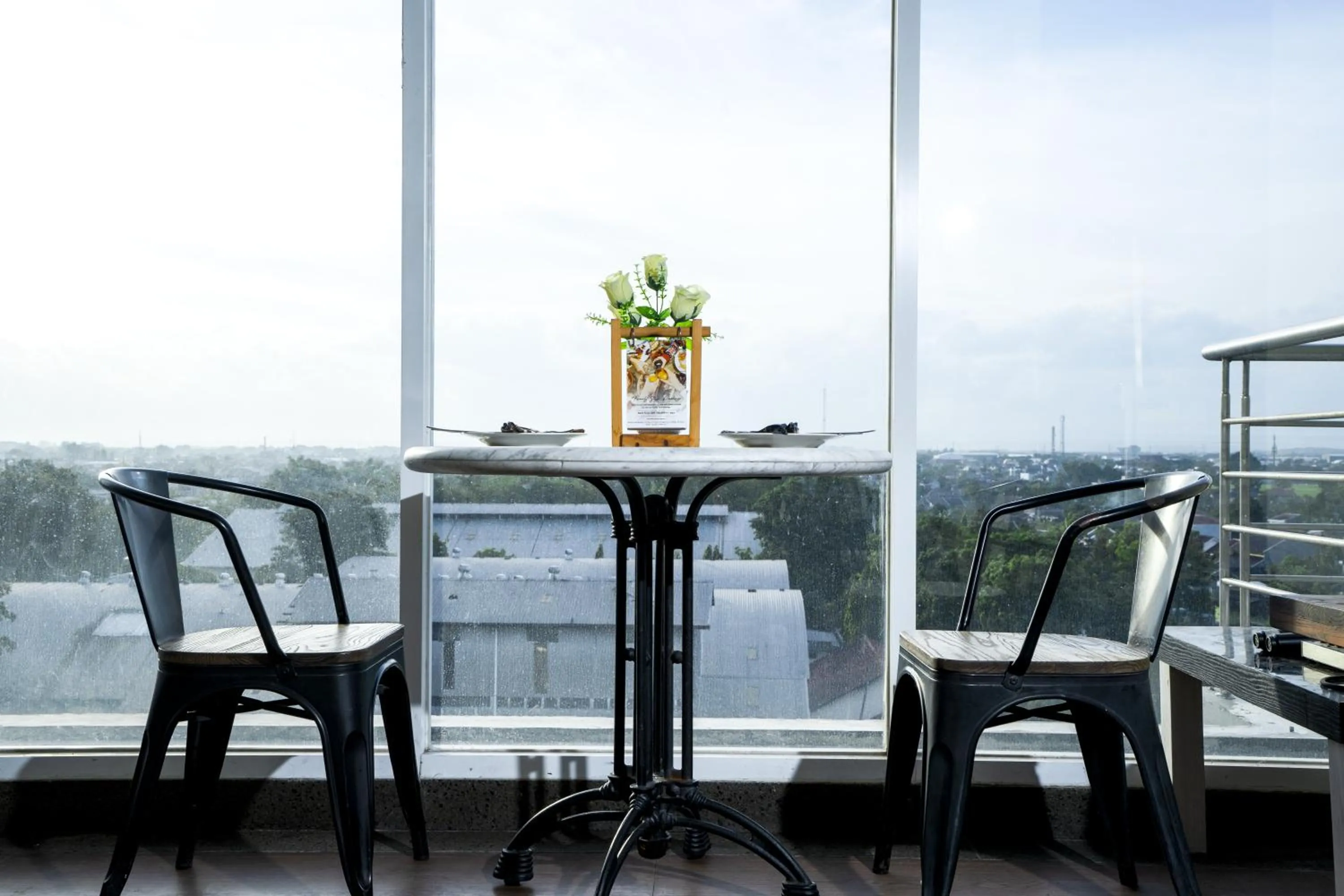 Restaurant/places to eat in Menara One Hotel by Menara Santosa