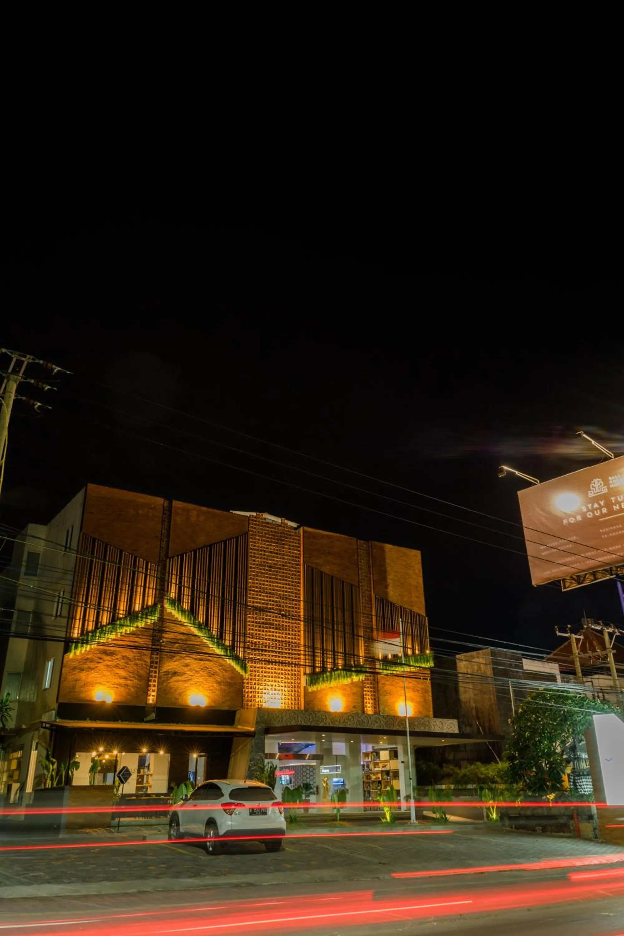 Property building in Berry Biz Hotel Sunset Road