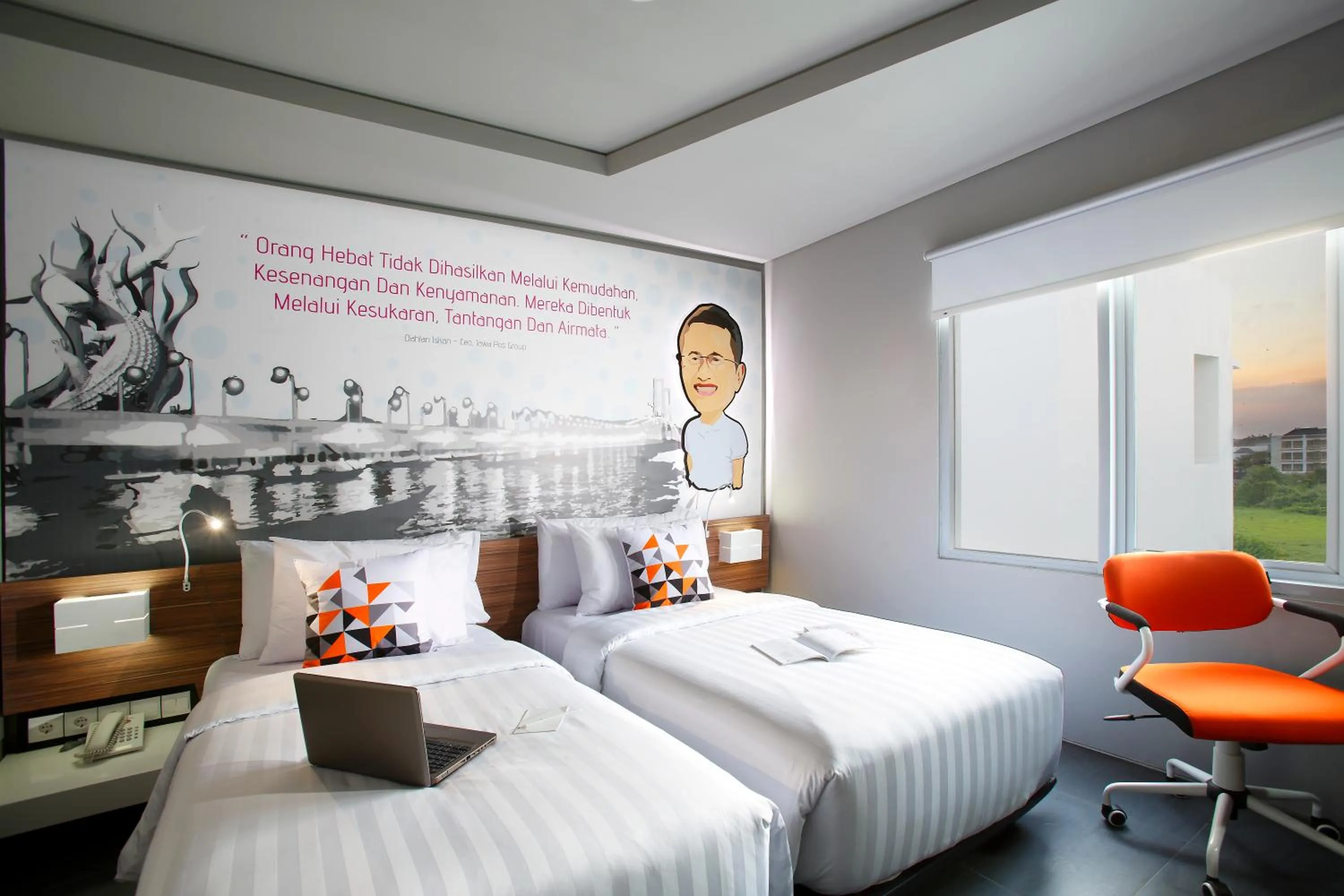 Bedroom, Bed in Berry Biz Hotel Sunset Road