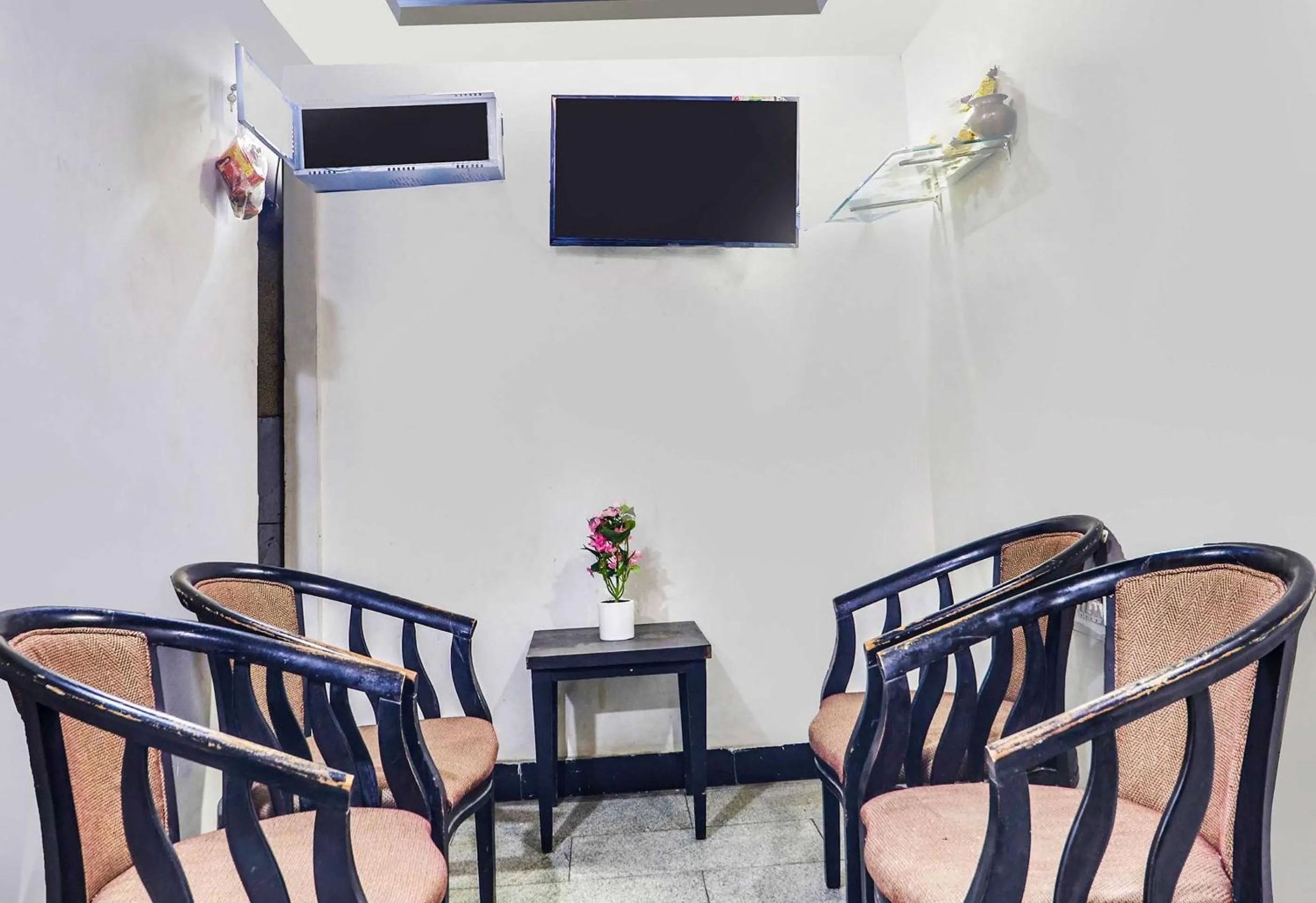 Lobby or reception in Super Hotel O Qualia Hotel Dilsukhnagar Near Dilsukhnagar Metro Station