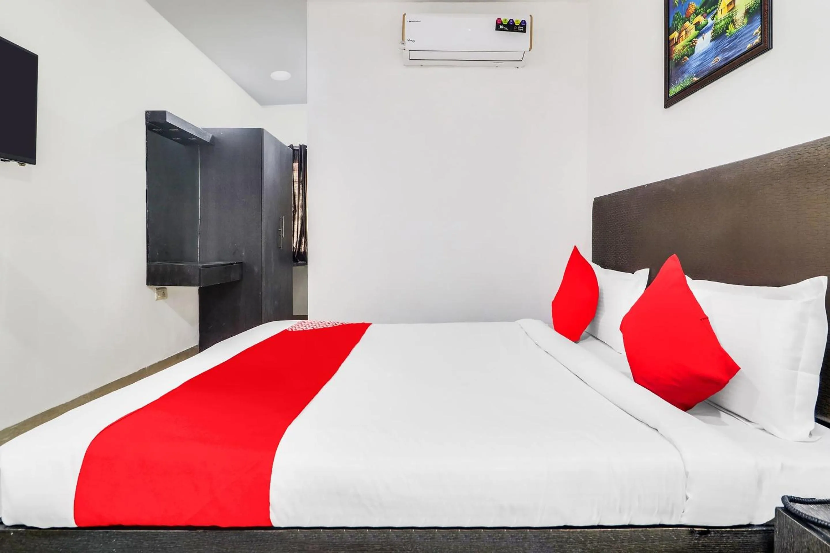 Bedroom, Bed in Super Hotel O Qualia Hotel Dilsukhnagar Near Dilsukhnagar Metro Station