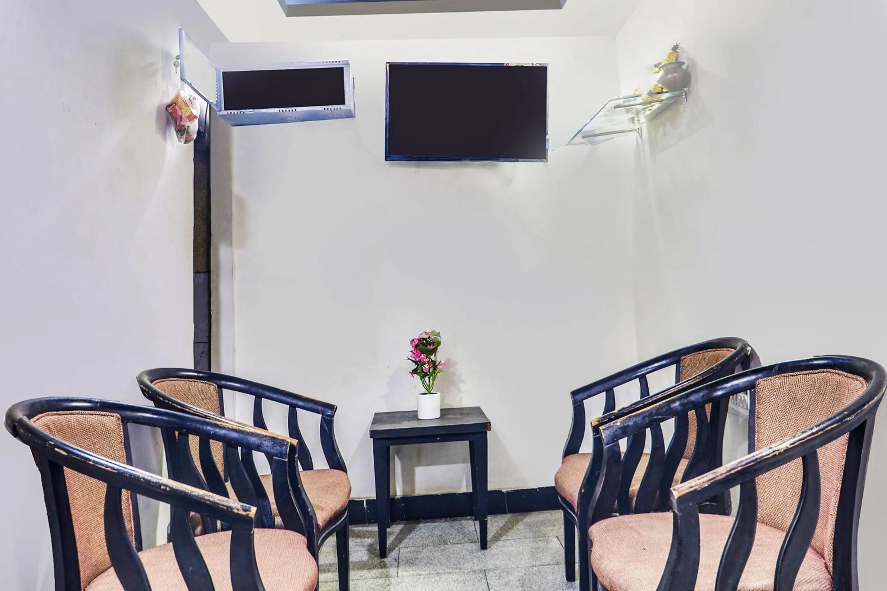 Lobby or reception in Super Hotel O Qualia Hotel Dilsukhnagar Near Dilsukhnagar Metro Station