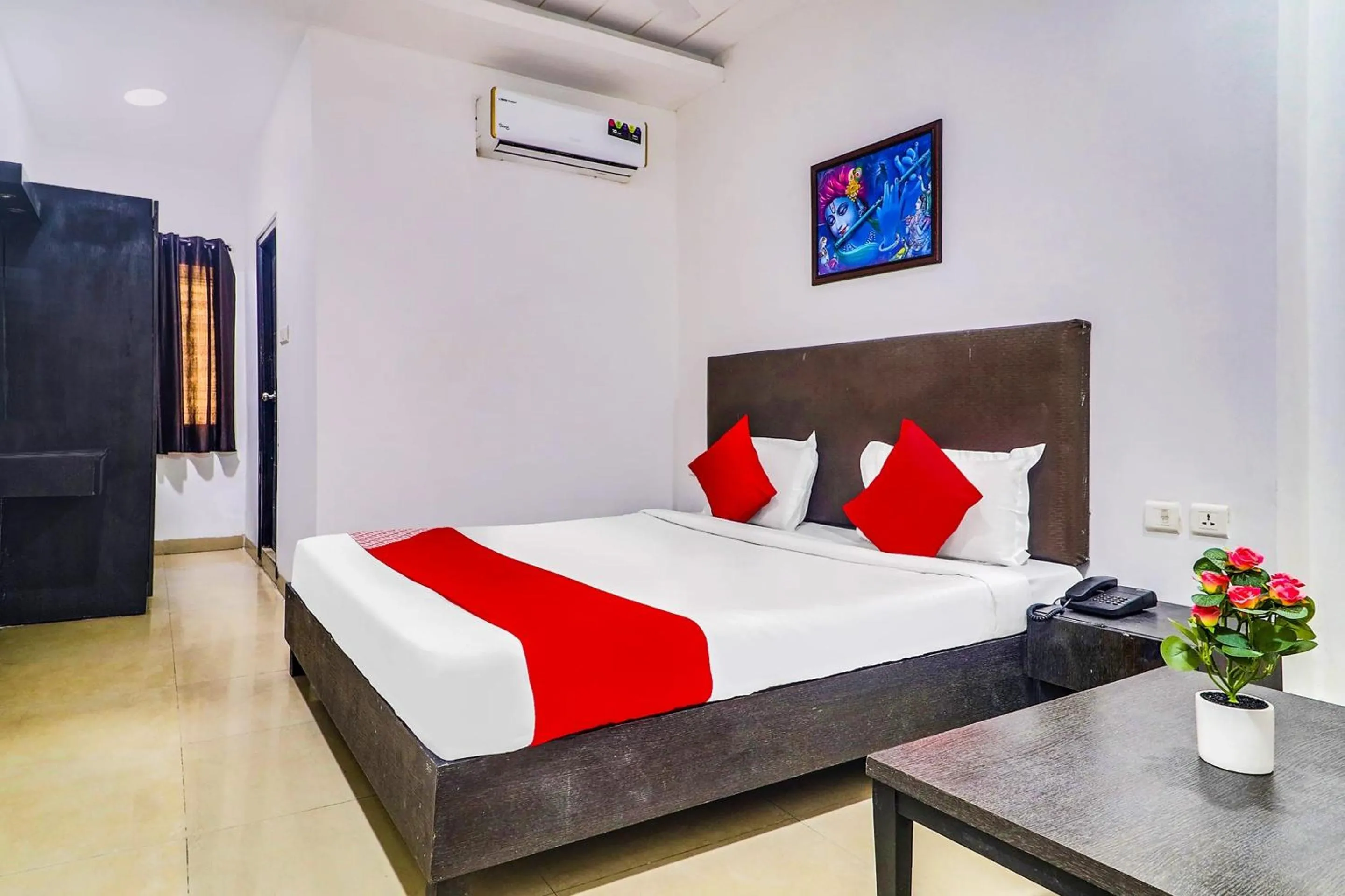 Bedroom, Bed in Super Hotel O Qualia Hotel Dilsukhnagar Near Dilsukhnagar Metro Station