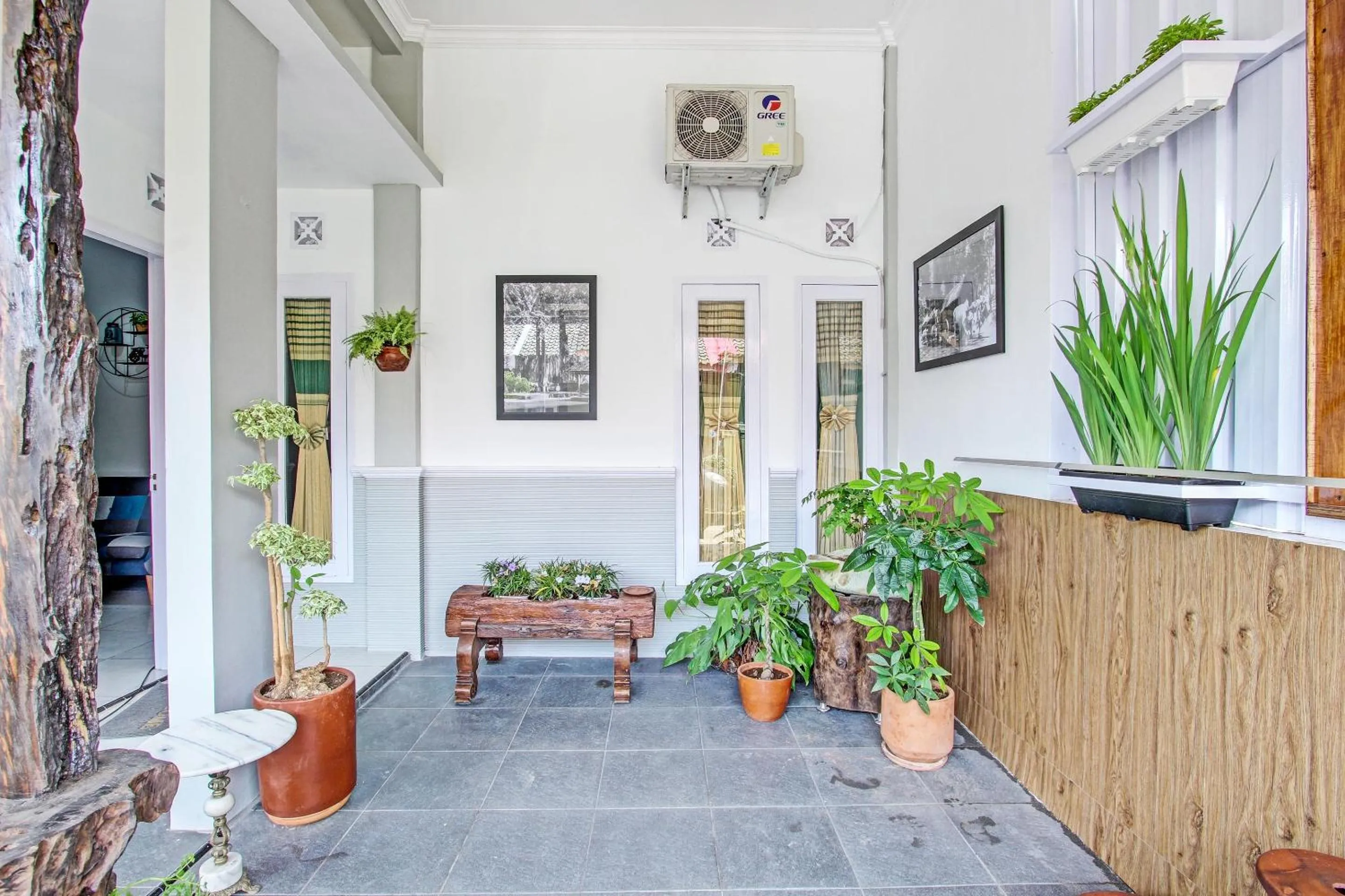 Lobby or reception in Hotel O Homestay Grand Mahkota Permai Syariah