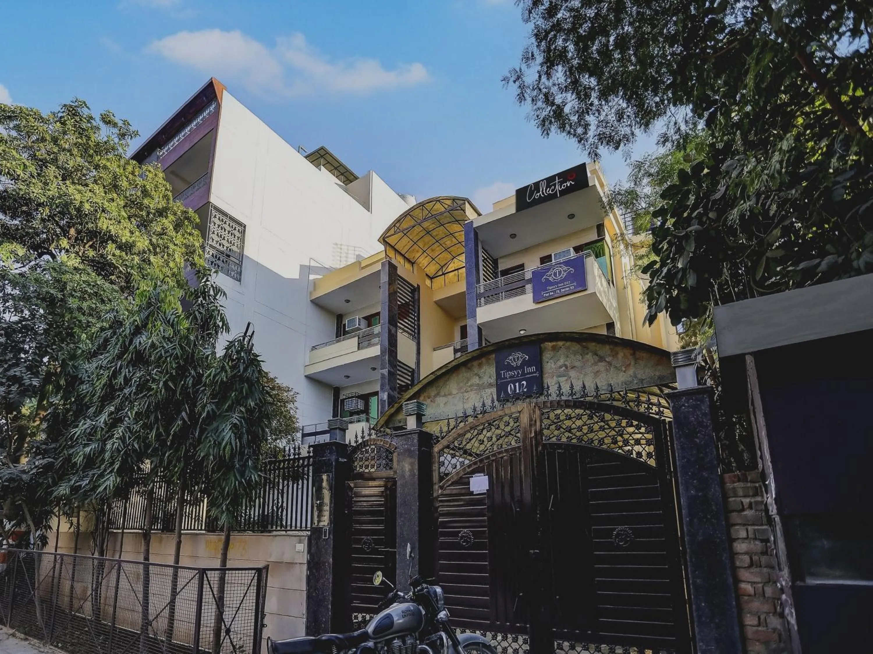 Facade/entrance in Hotel O Uk House Residency