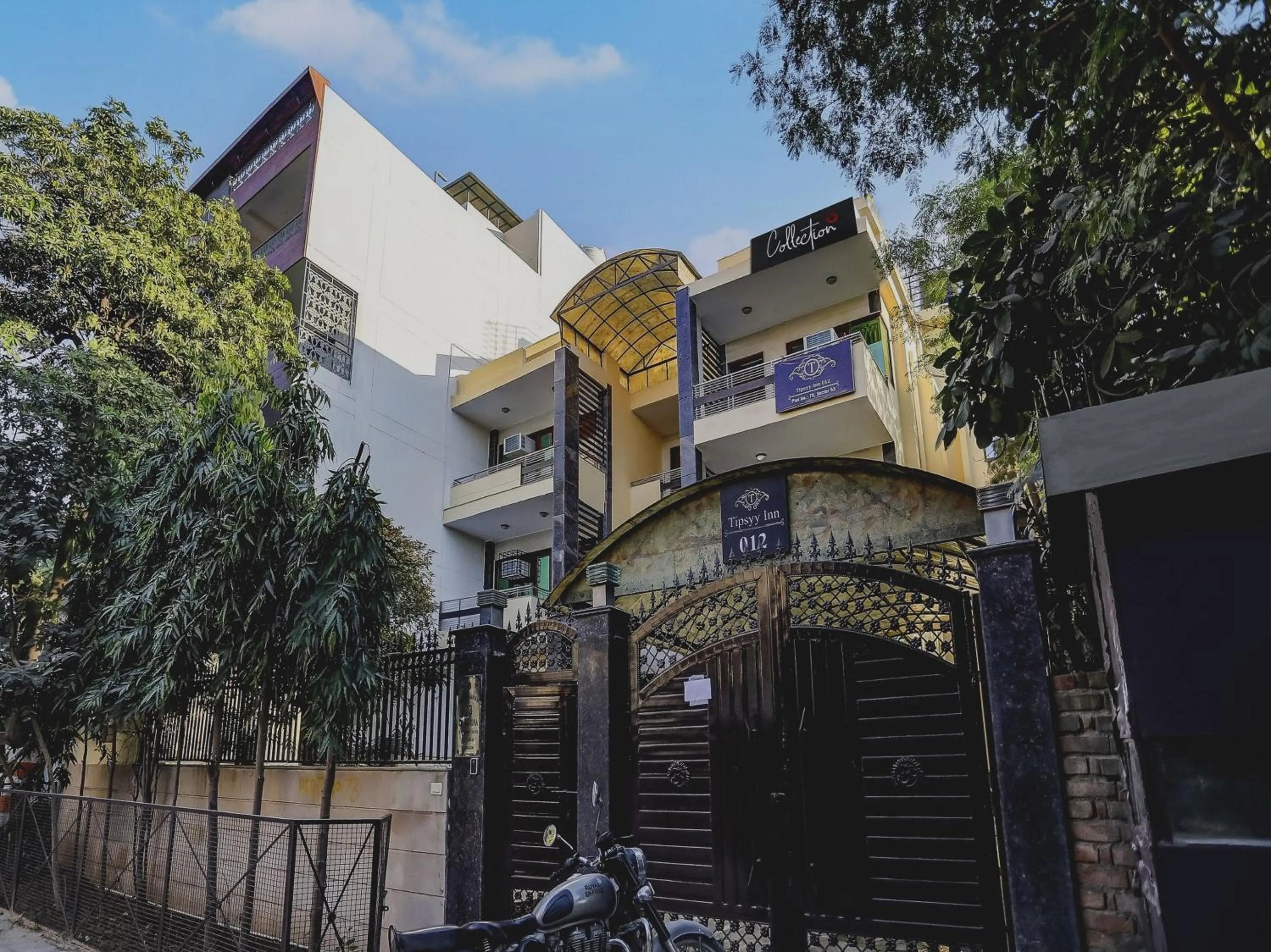 Facade/entrance in Hotel O Uk House Residency