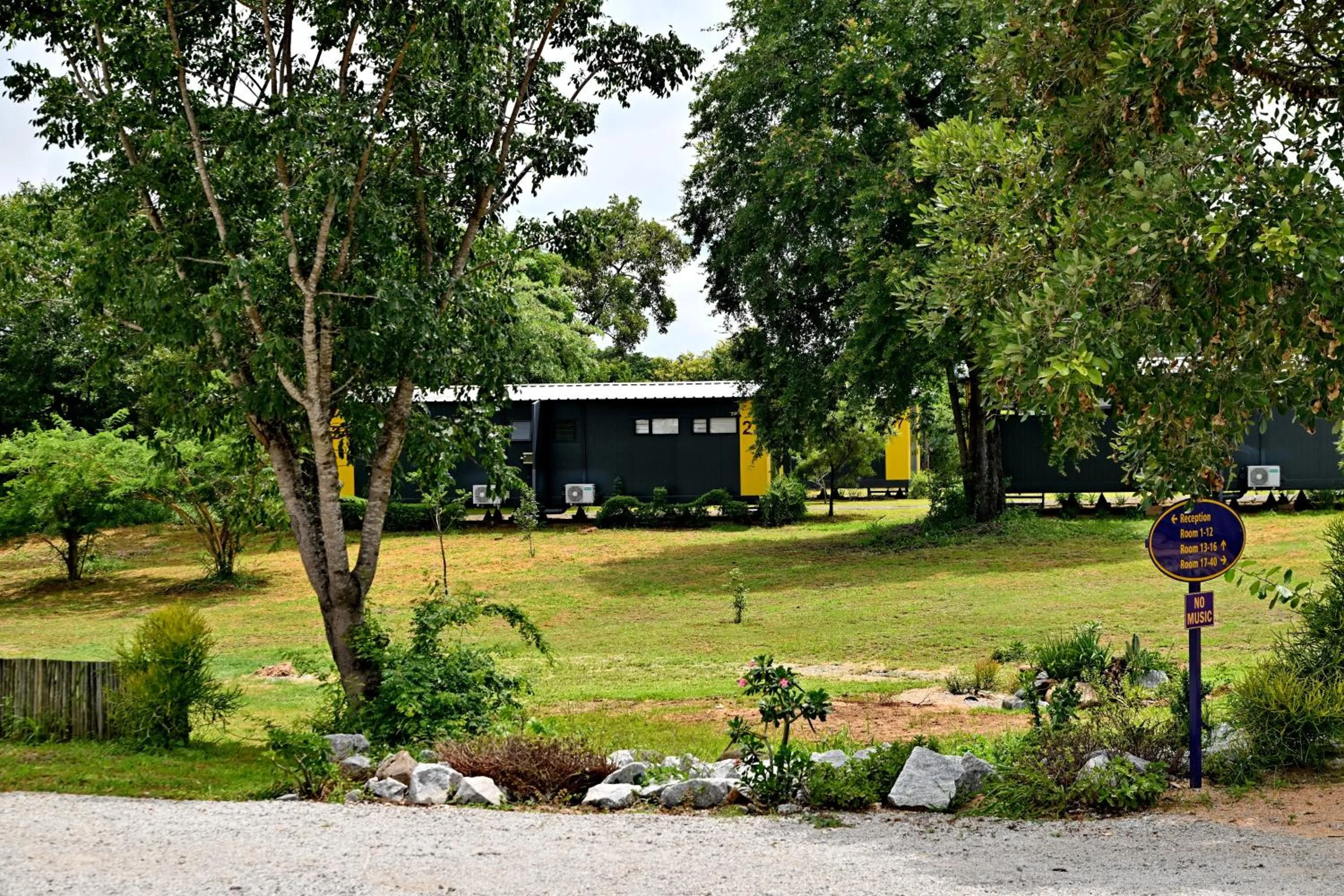 Garden in SleepOver Phabeni