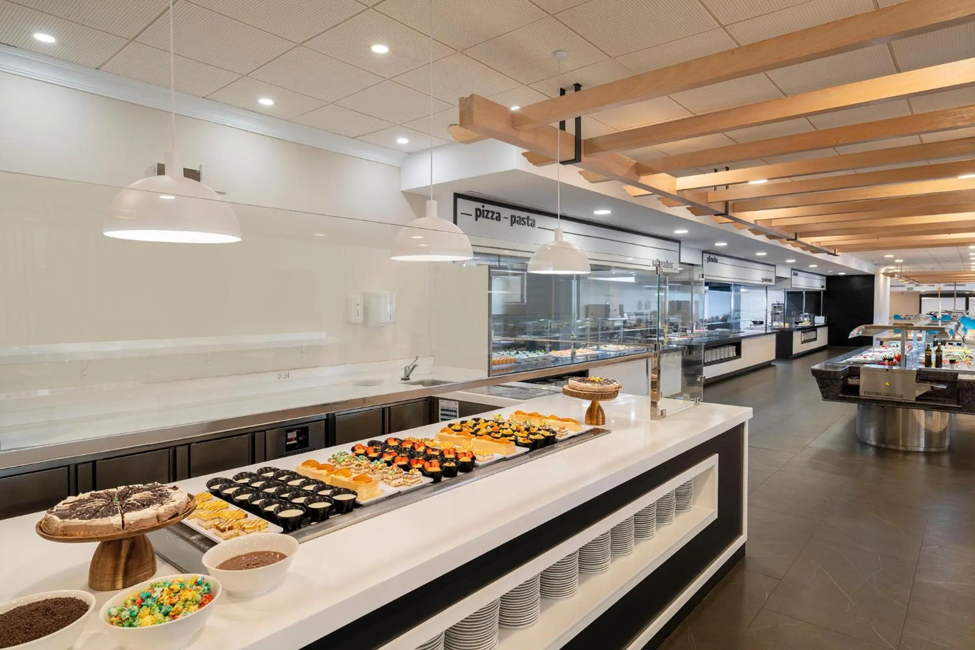 Kitchen or kitchenette in Peñiscola Plaza Suites