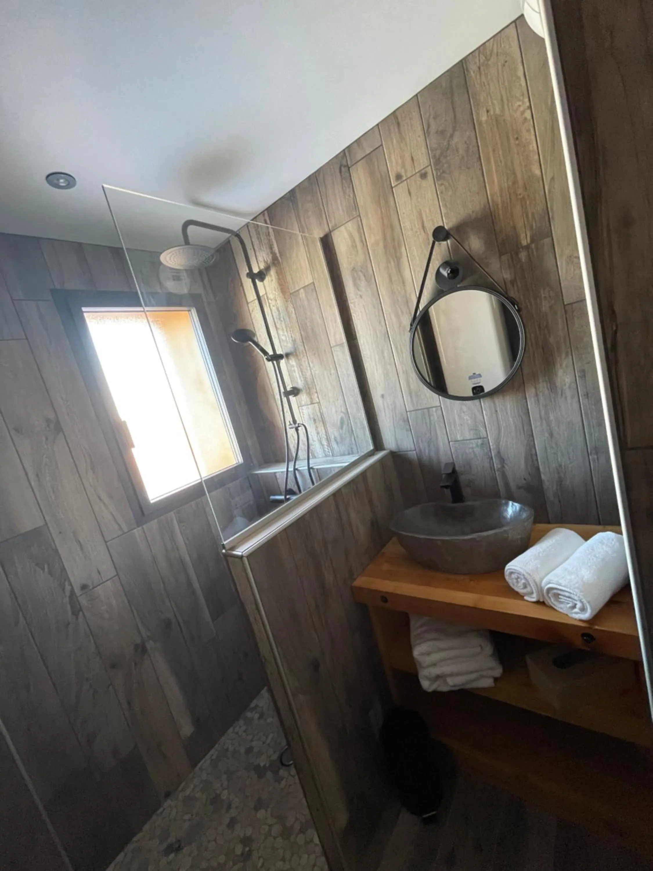 Shower in Appart Hôtel Le JAS