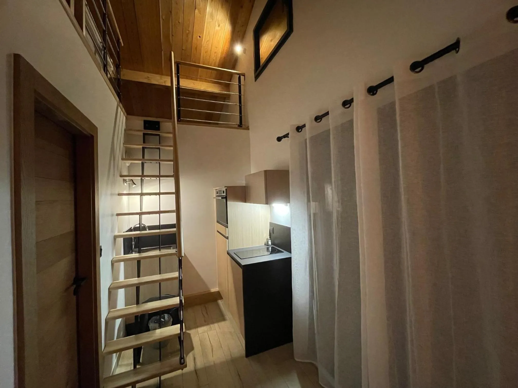 Kitchen or kitchenette in Appart Hôtel Le JAS