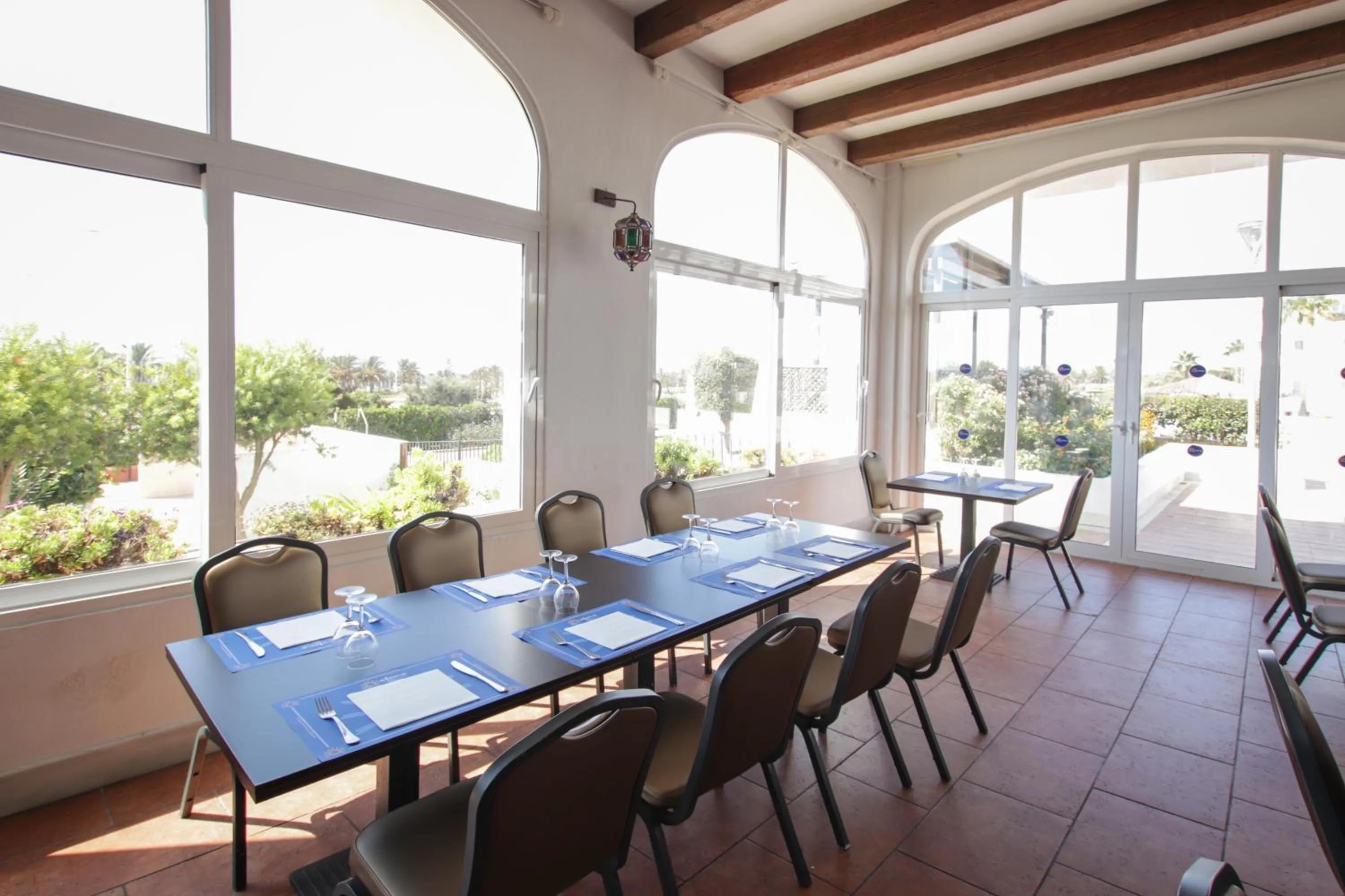 Restaurant/places to eat in Ohtels Cabogata