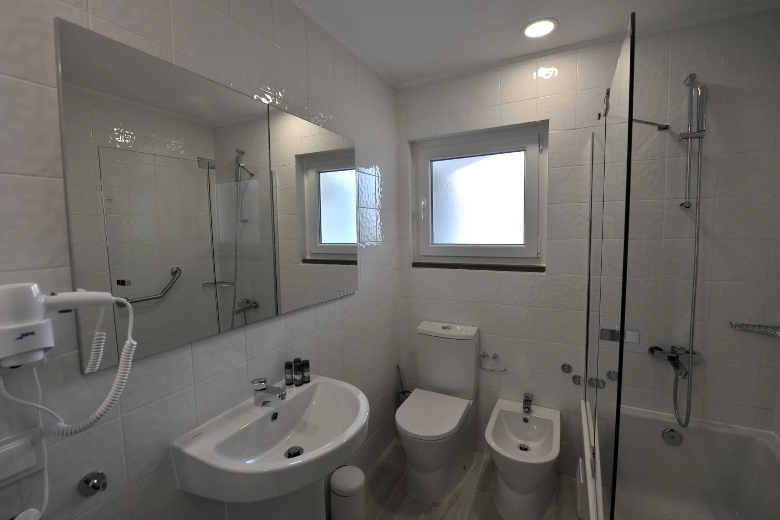 Shower in Hotel Búzio