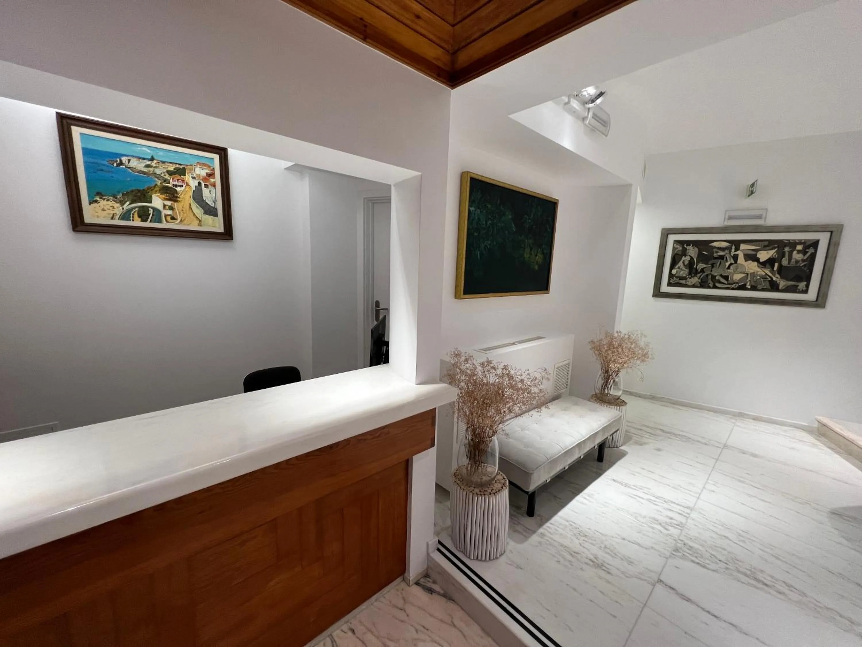 Lobby or reception, Bed in Hotel Búzio