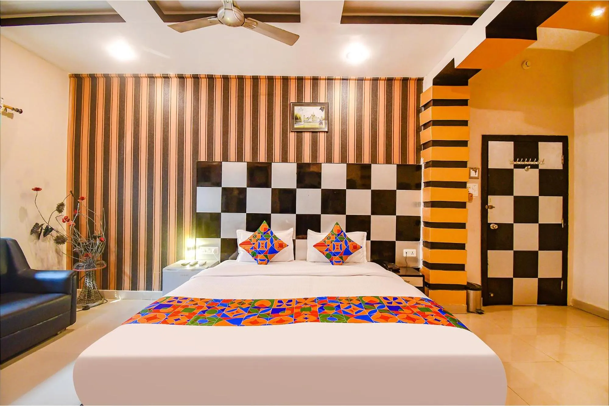 Bed in FabHotel Prime Rockstar Suites - Nr Park Circus 7 Point