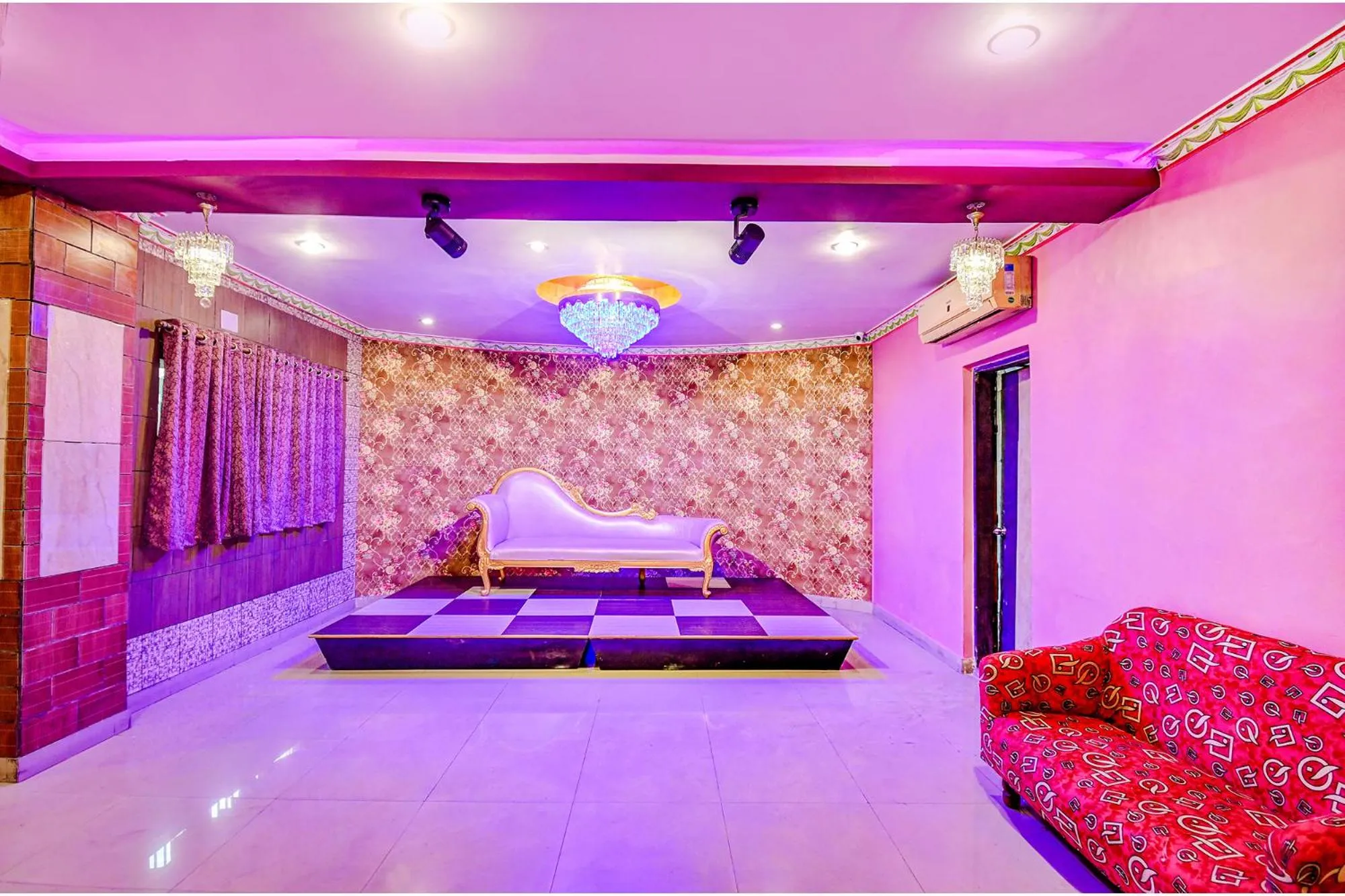 Banquet/Function facilities, Bed in FabHotel Prime Rockstar Suites - Nr Park Circus 7 Point