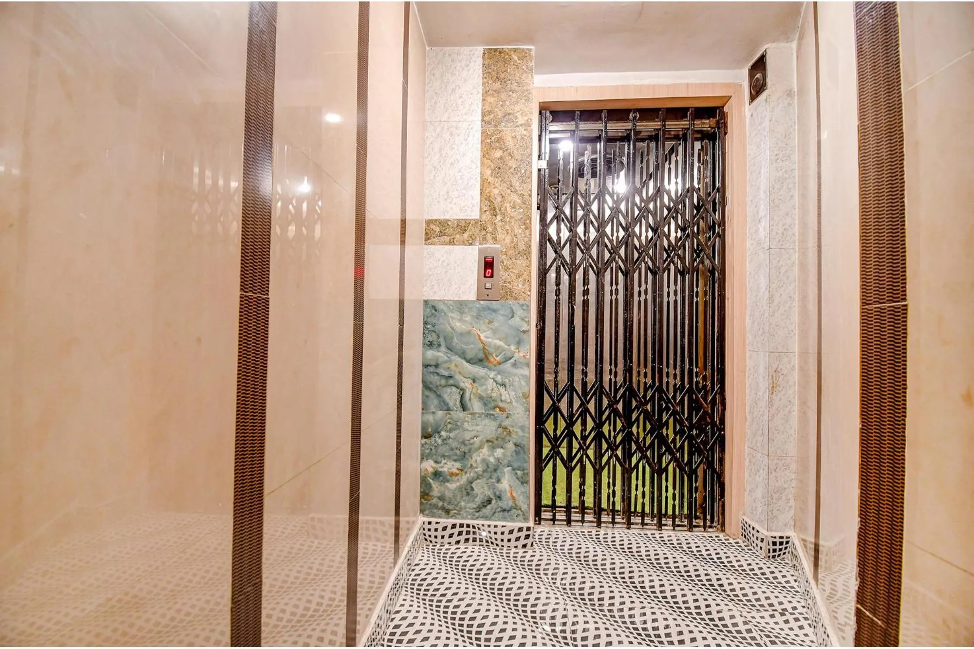 Lobby or reception in FabHotel Prime Rockstar Suites - Nr Park Circus 7 Point