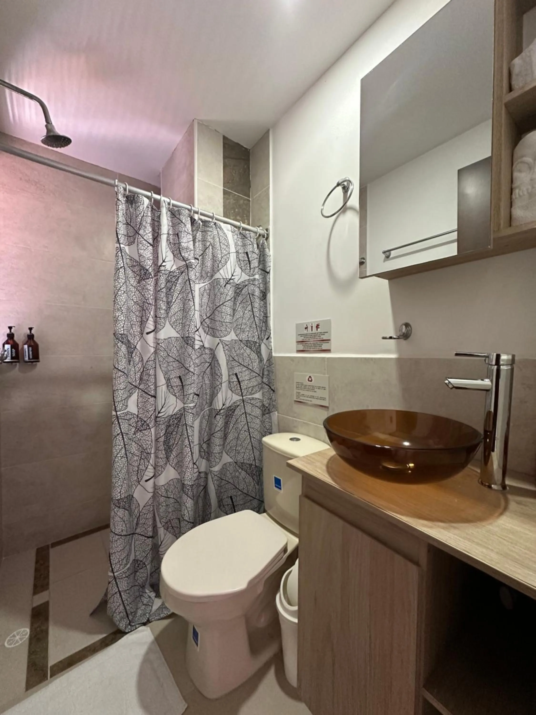 Bathroom in Laureles Guest House LGH Hotel