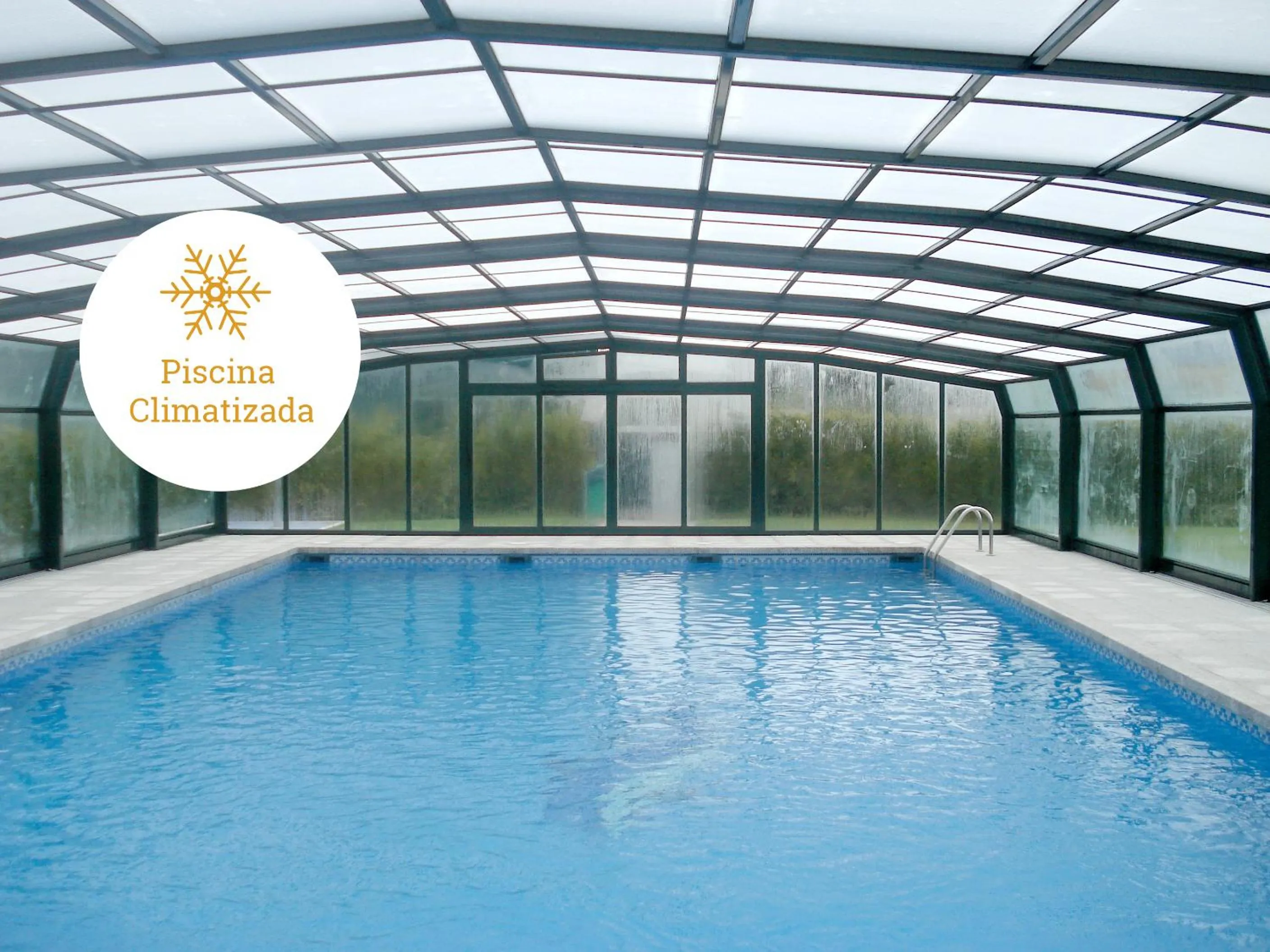 Swimming pool in Hotel Auditorio Santiago & Spa