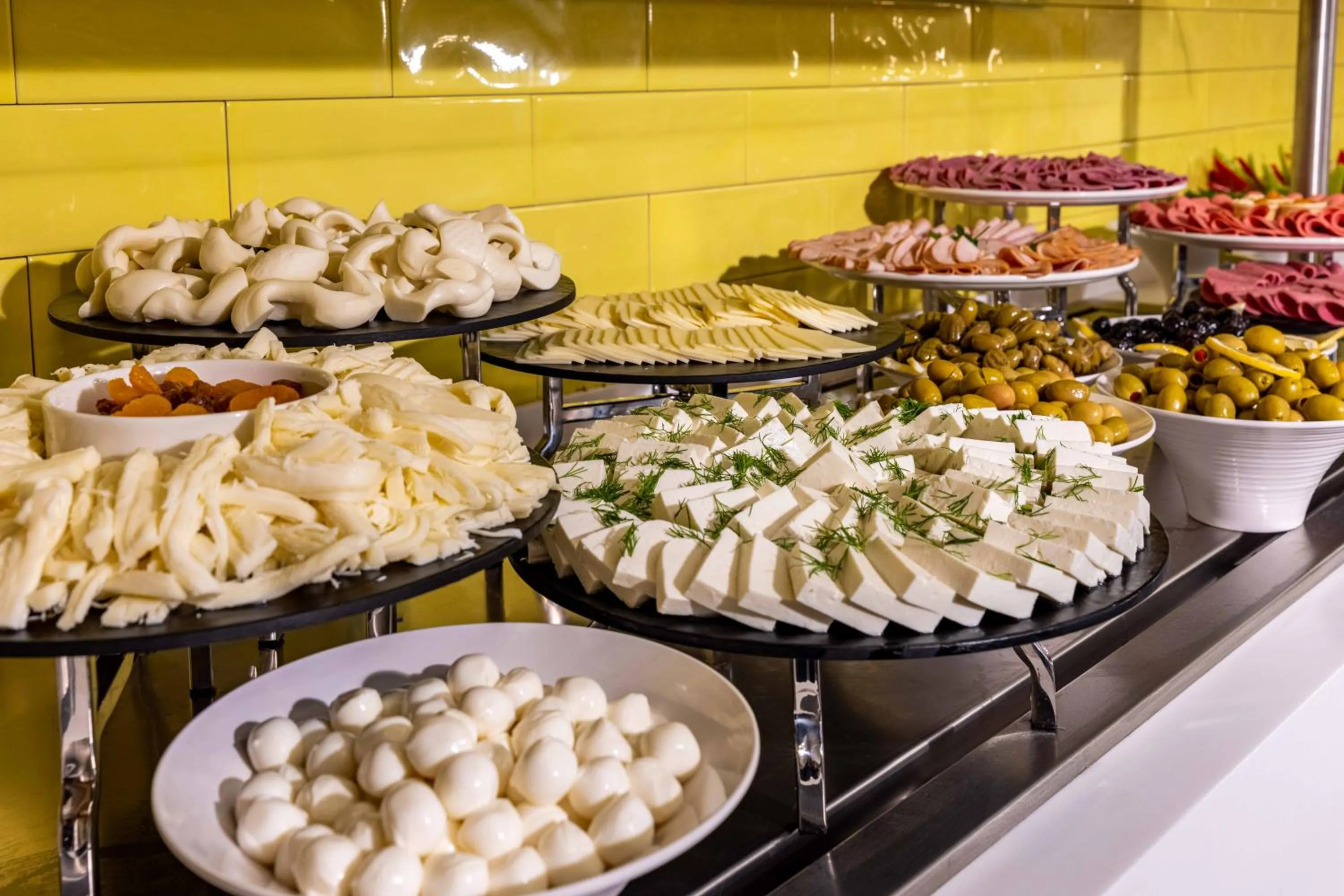 Buffet breakfast in Days Inn & Suites by Wyndham Istanbul Esenyurt