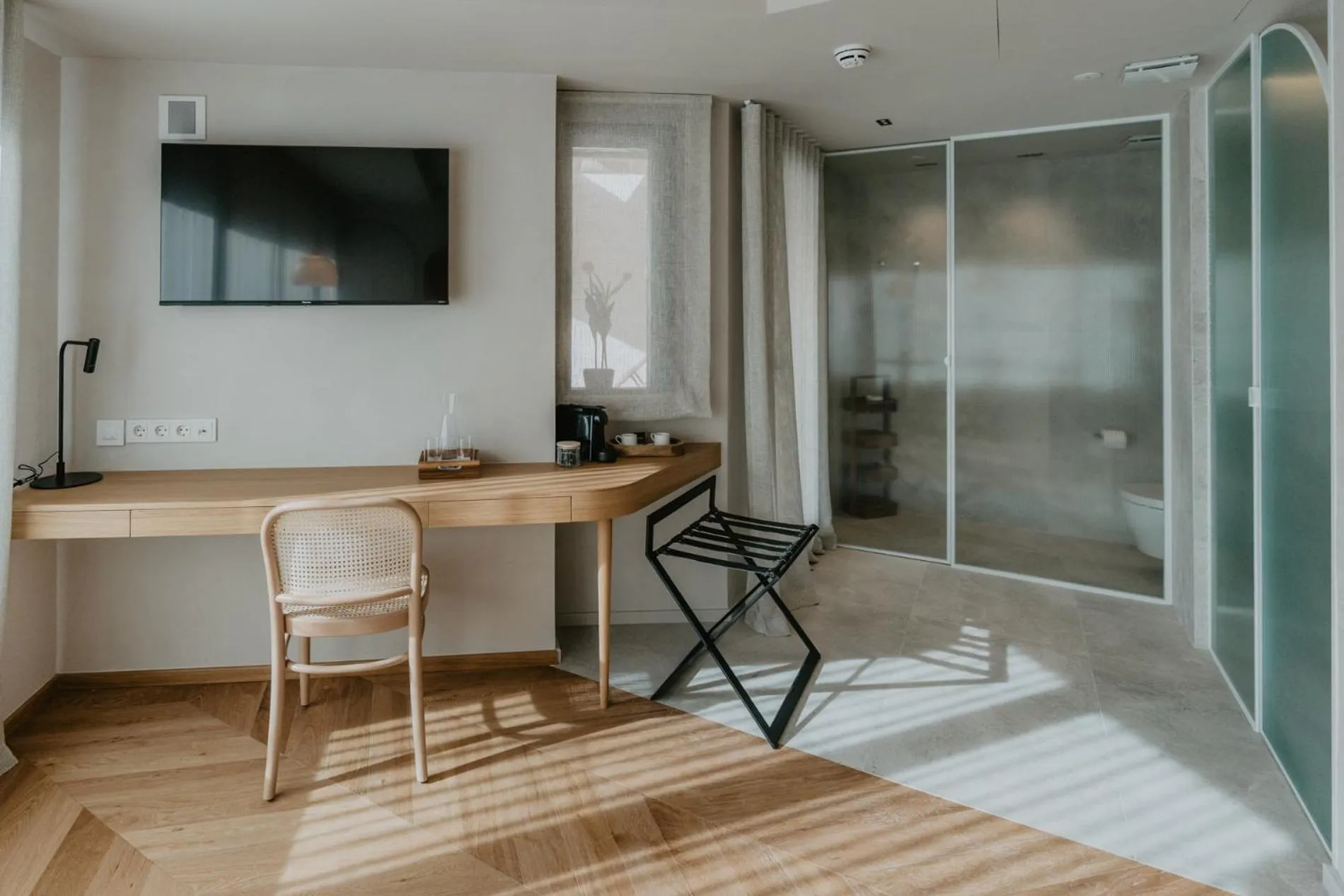 Shower in Hotel Petit Luxe