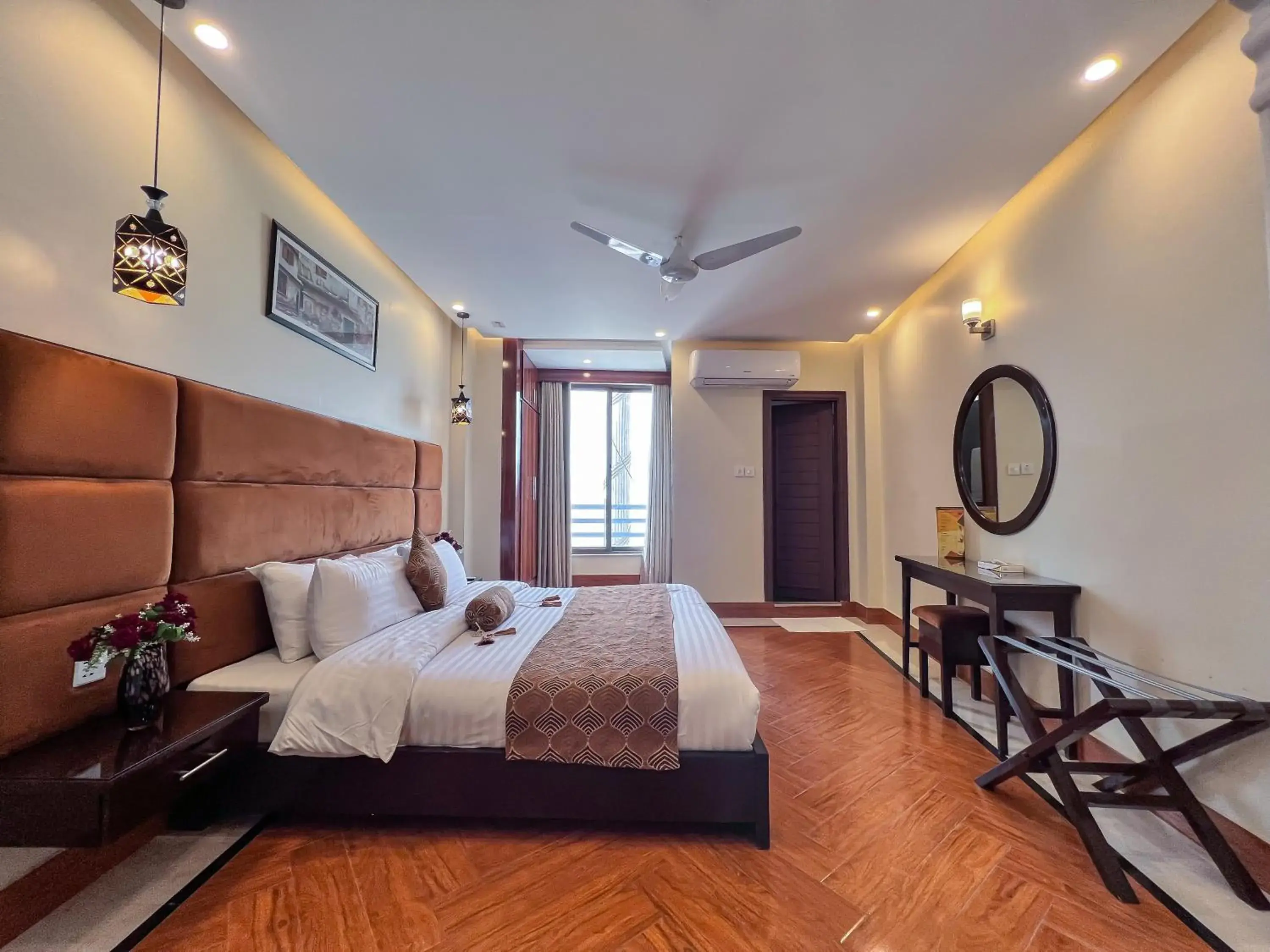 Deluxe Double Room with Balcony in Hotel One Swat Deluxe Double Room with Balcony in Hotel One Swat